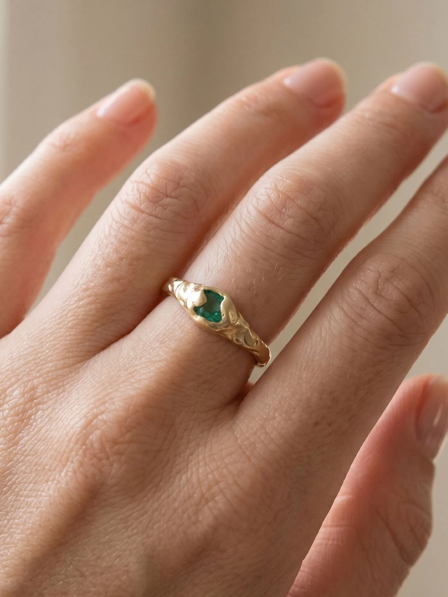 emerald-ring_4.jpg