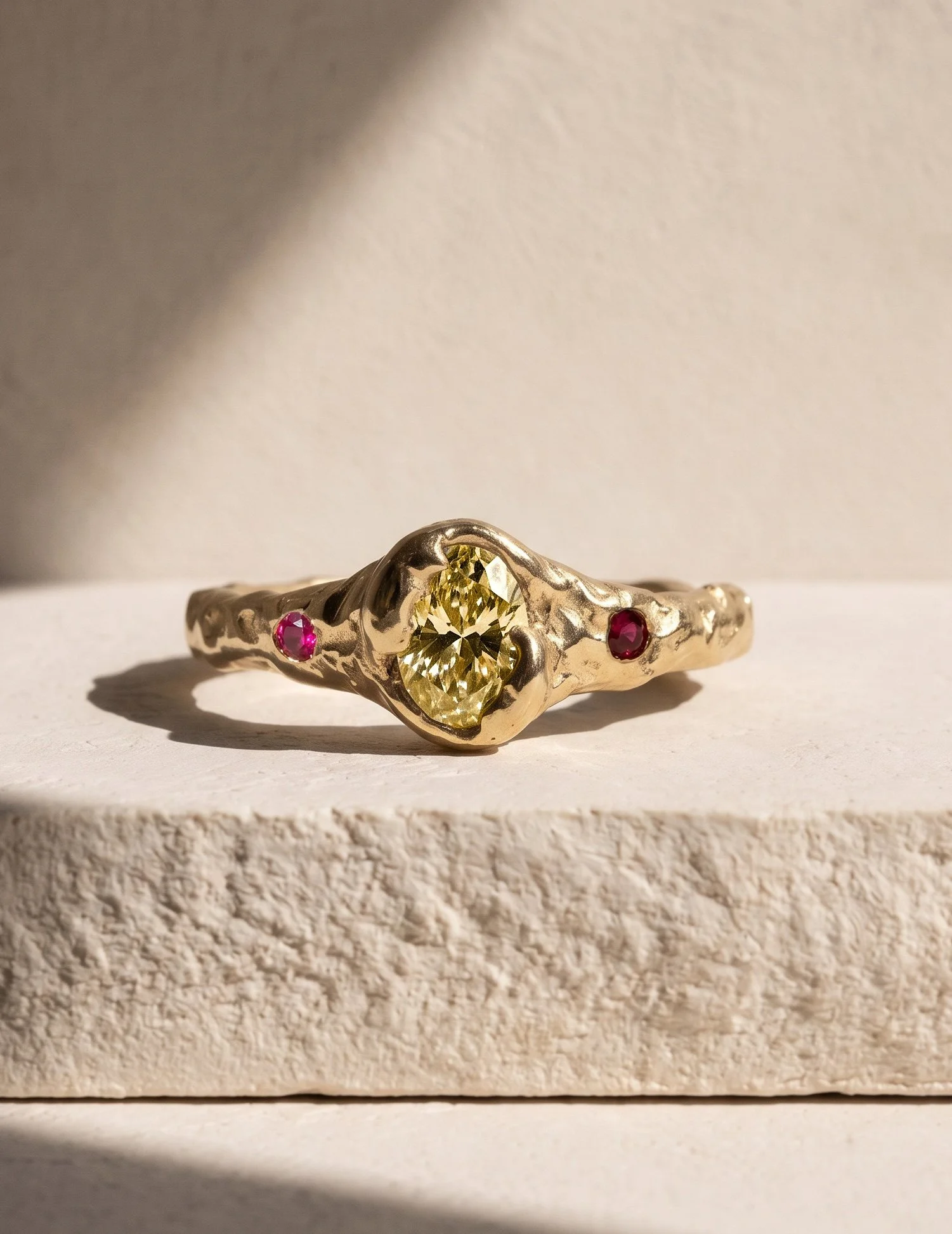 Aurora-0.75ct-yellow-2.jpg