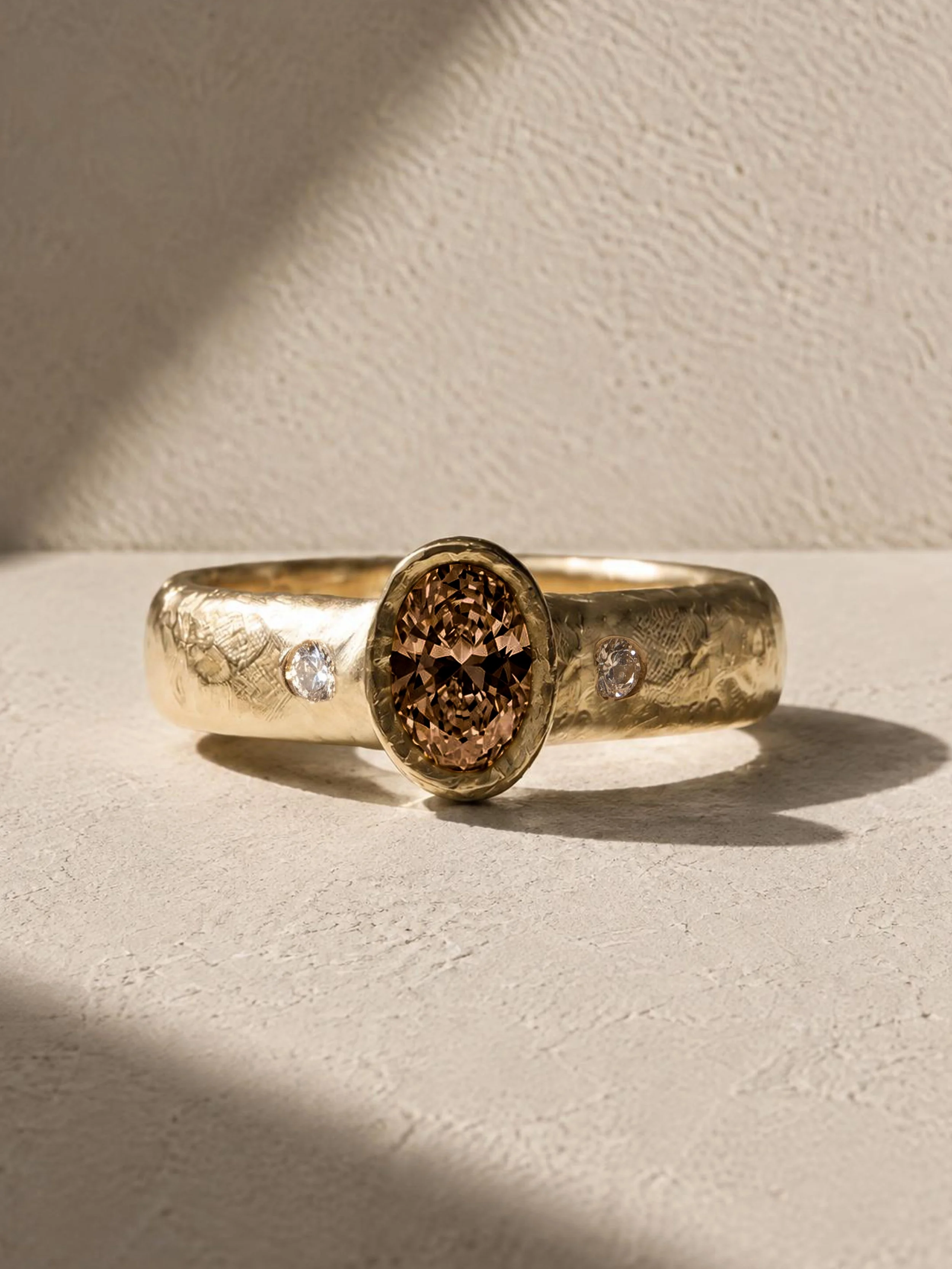 Essence-0.75ct-brown-4.jpg