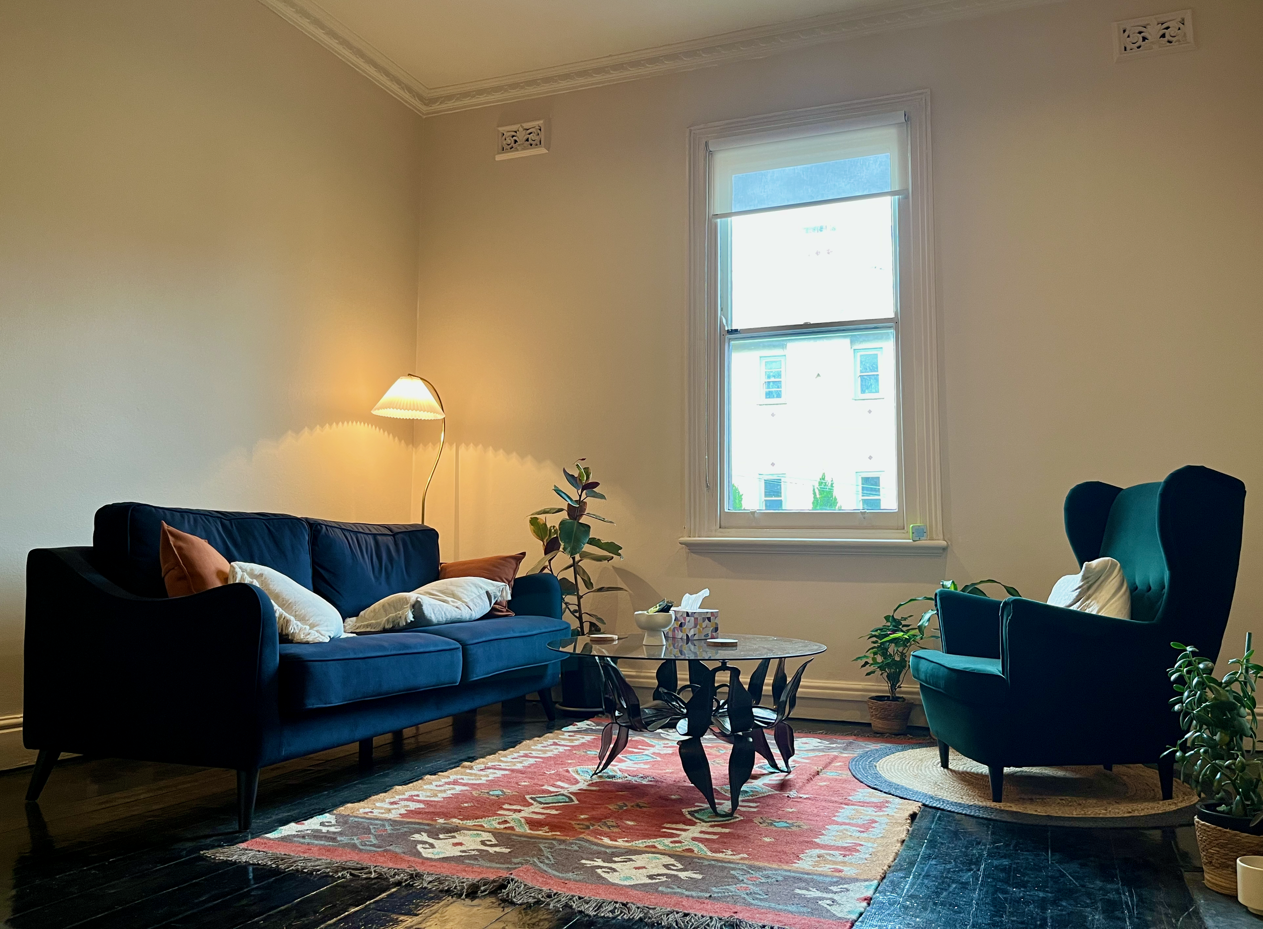 Counselling room for Shikha Gray, registered psychologist in St Kilda offering psychodynamic and EMDR therapy