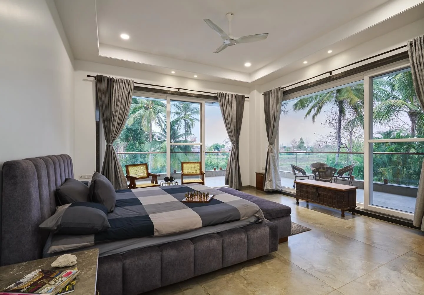 Large, floor-to-ceiling partitions inviting an abundance of natural light,offering panoramic views of picturesque landscape and creating a bright and airy atmosphere within.

Architectural design and planning, landscape and site development, and inte