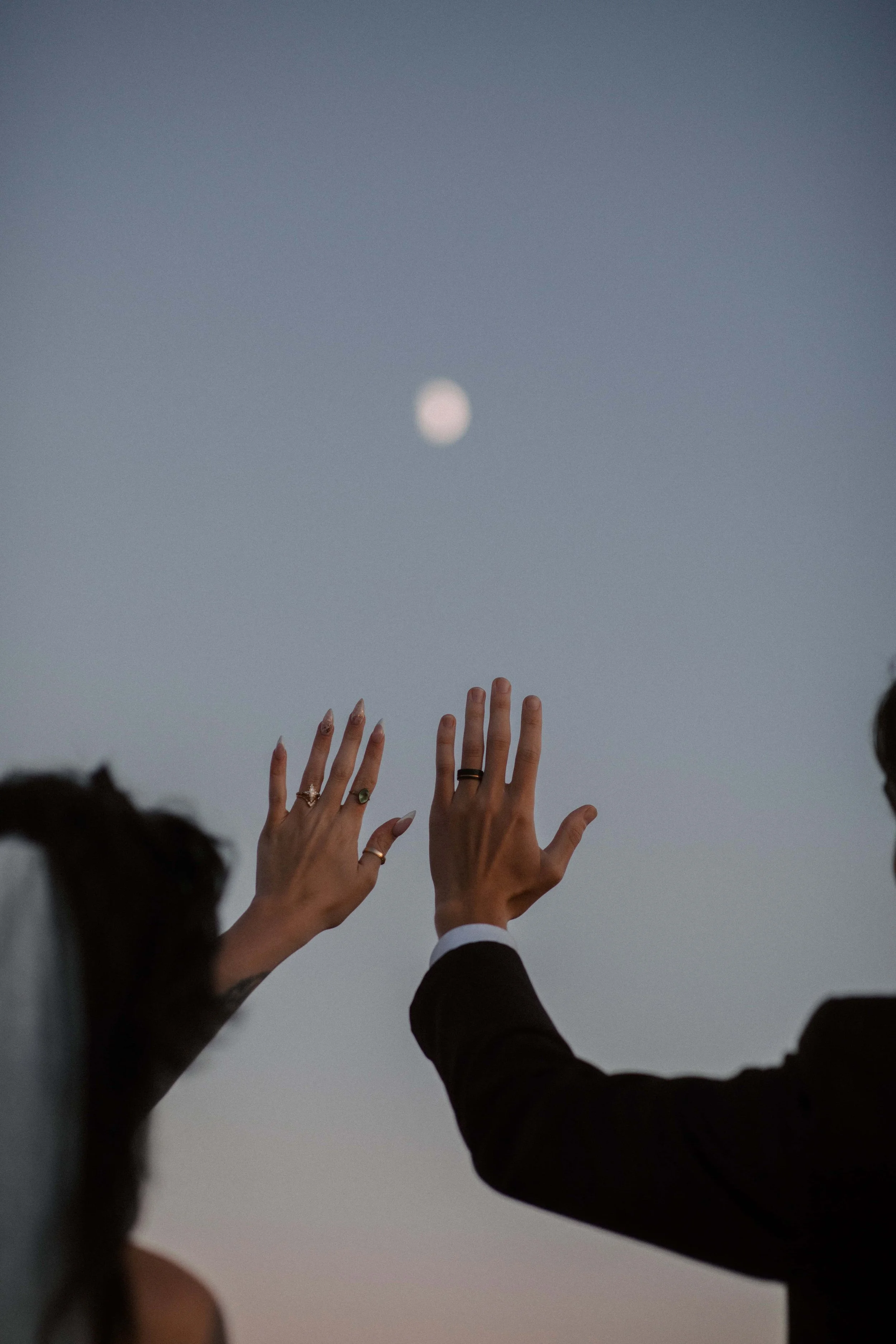 Oregon coast elopement photographed by PNW elopement photographer