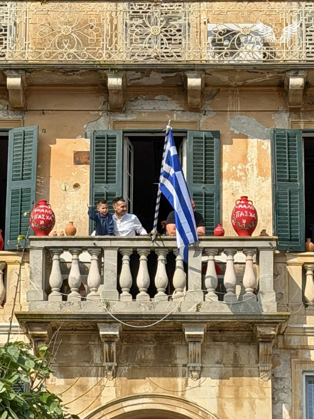 This weekend in Corfu, Easter brought one of the island&rsquo;s most unforgettable traditions. 🏺✨

On Holy Saturday morning, the Botides &mdash; clay pots filled with water &mdash; are thrown from balconies as music echoes through Corfu Old Town. B