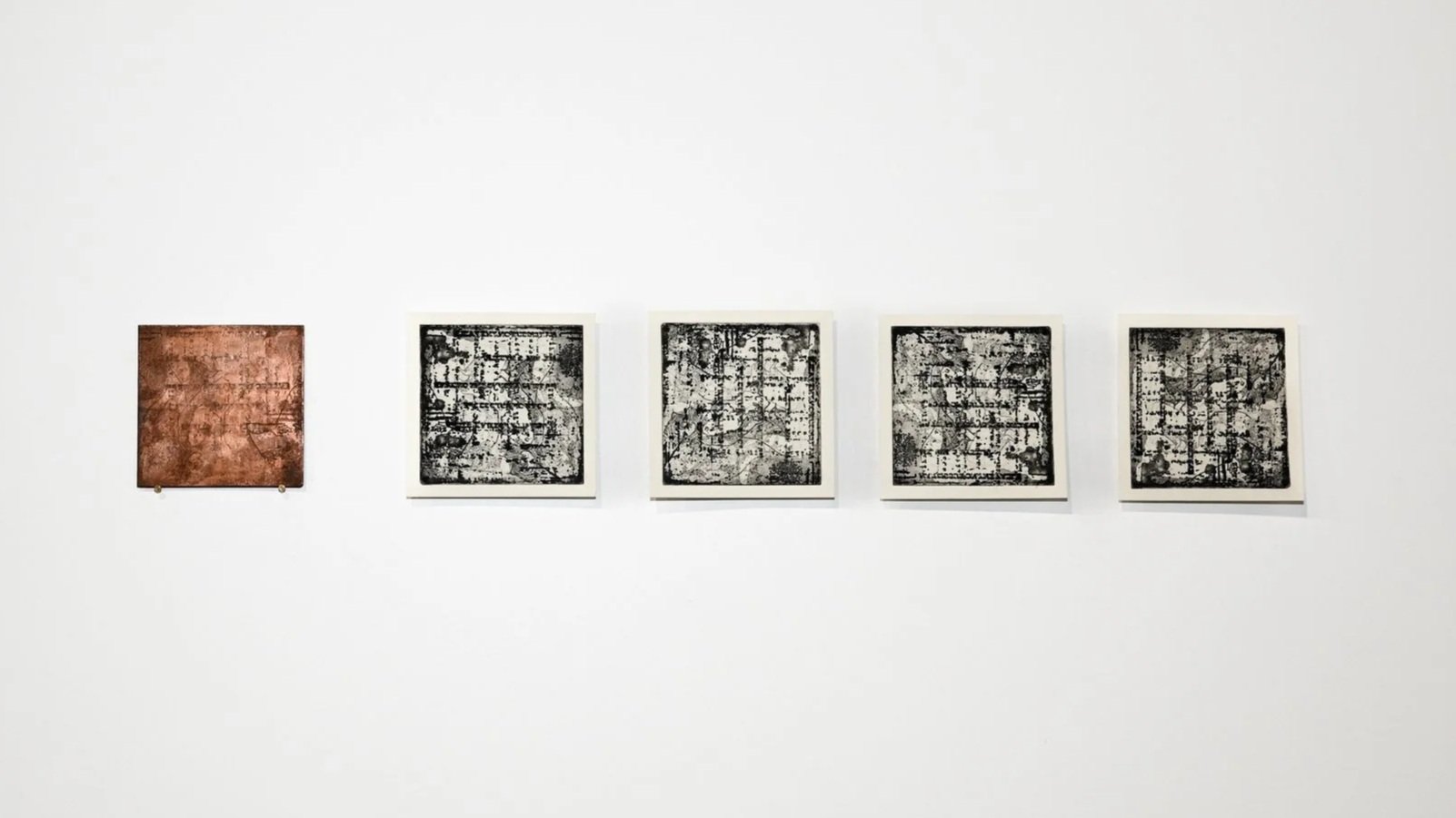 Sera Lechowski - Typing...