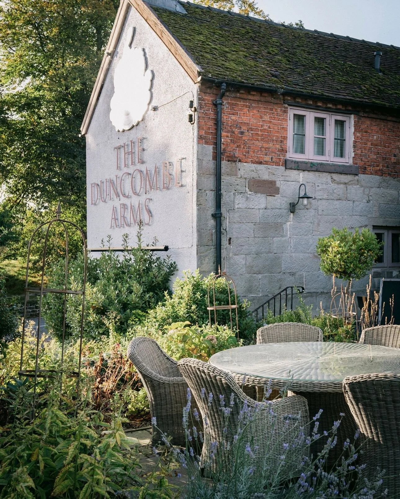 A big congratulations to the very special @duncombe_arms for winning Silver 🥈Pub of the Year AND Gold 🥇Small Serviced Accommodation of the Year at the 2025 Staffordshire Tourism Awards @visitstaffs 

Gives us a chance to share these lovely photos o
