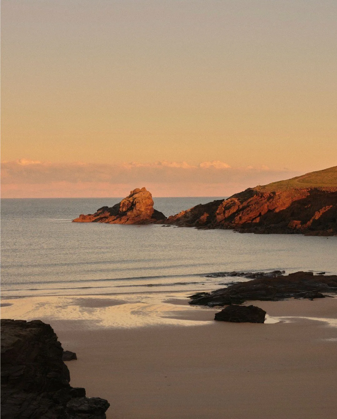 Still looking for the perfect Christmas escape? ✨
We&rsquo;ve just heard that Atlanta House is still available over Christmas - the last of the beautiful @atlanta.trevonebay homes! A cosy Cornish Christmas by the sea sounds like a dream to us 🌊🎄