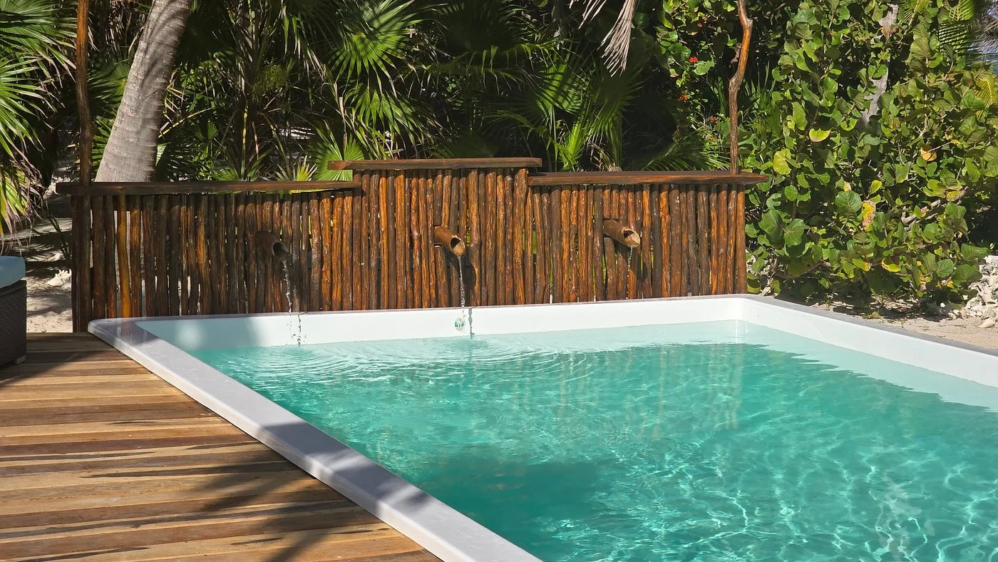 waterfall-wall-at-pool.jpg
