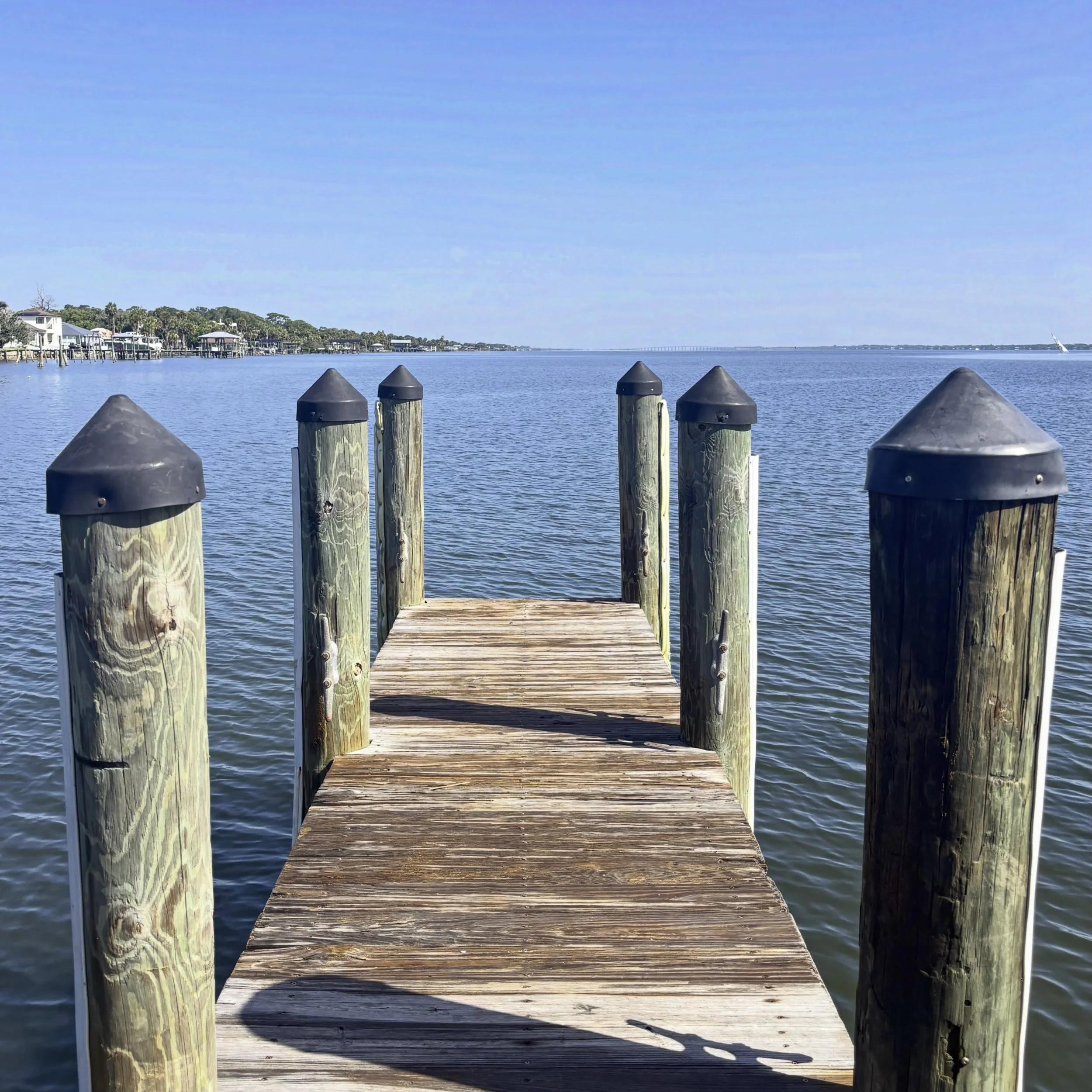 Riverside or beachside, beauty can be found all over. In the quiet. In stillness. Everywhere the light touches. 

Have a lovely weekend.