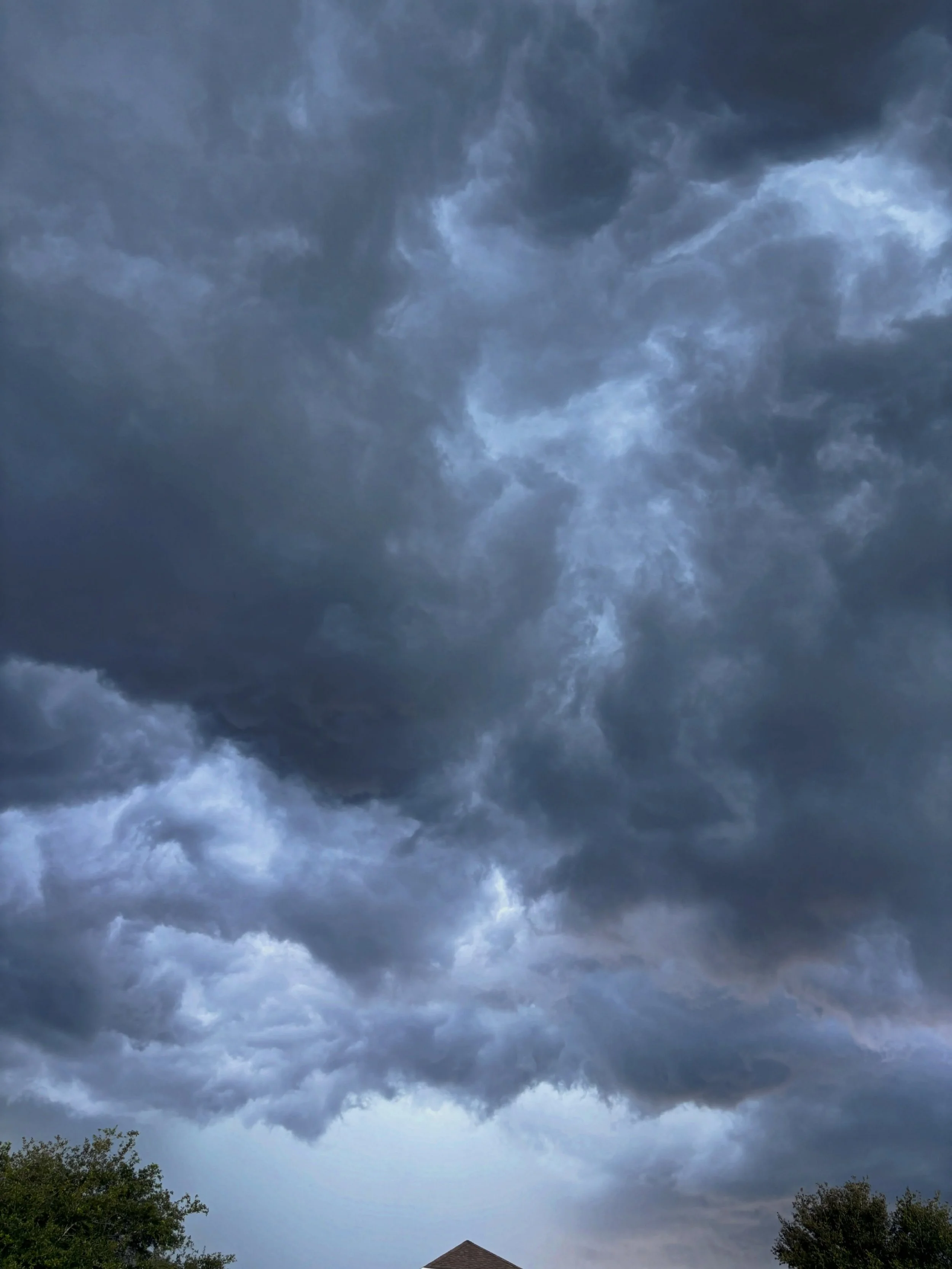 To cap off the stormy sky trilogy of posts I present you with: blue steel swirl.