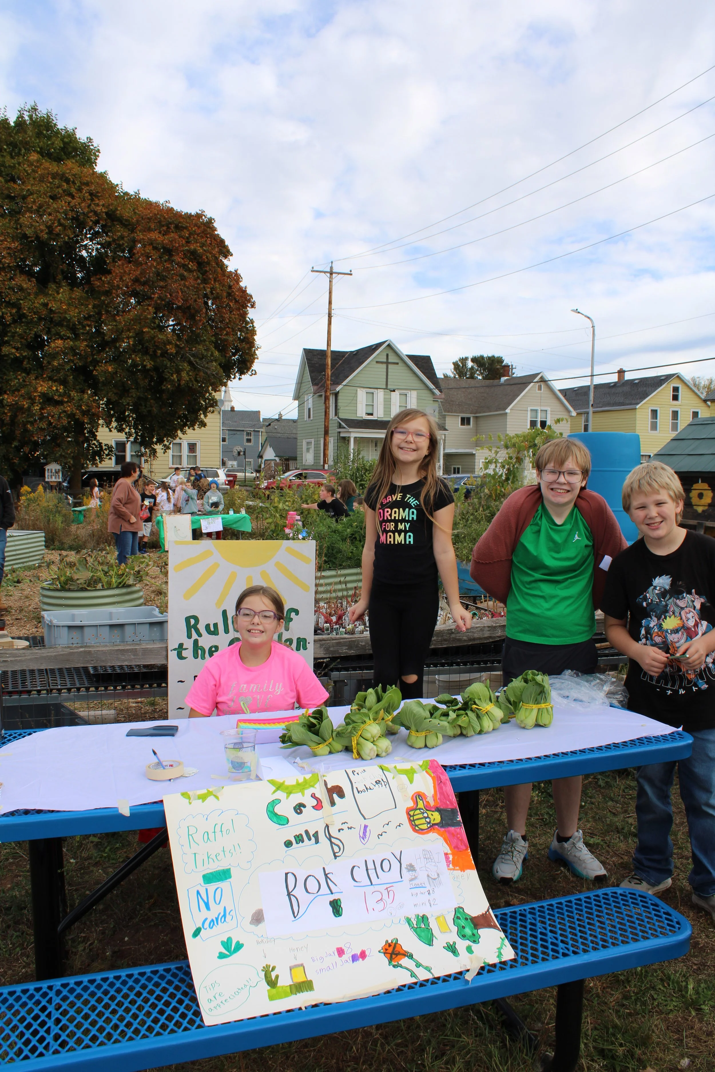 Ishpeming Middle School 5th Grade Students Invite the Community to Shop Their Farm Stand