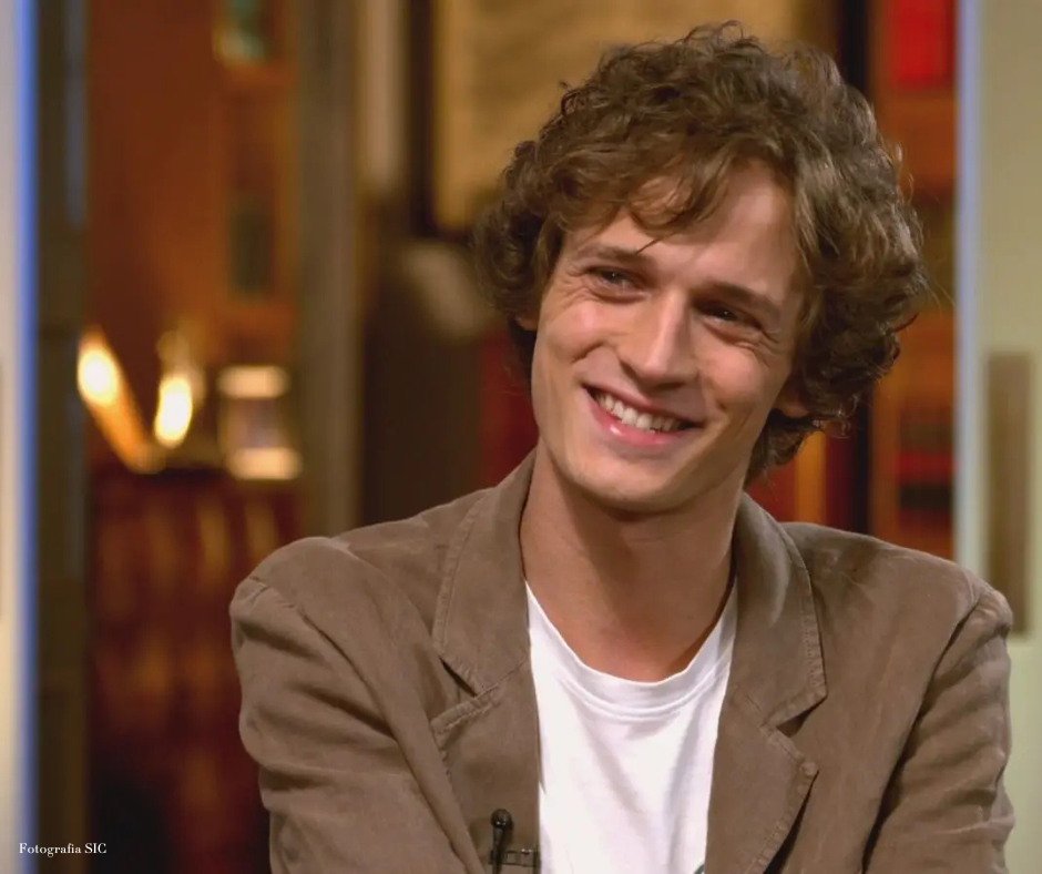 Ator Vicente Gil defende representatividade cigana na televisão