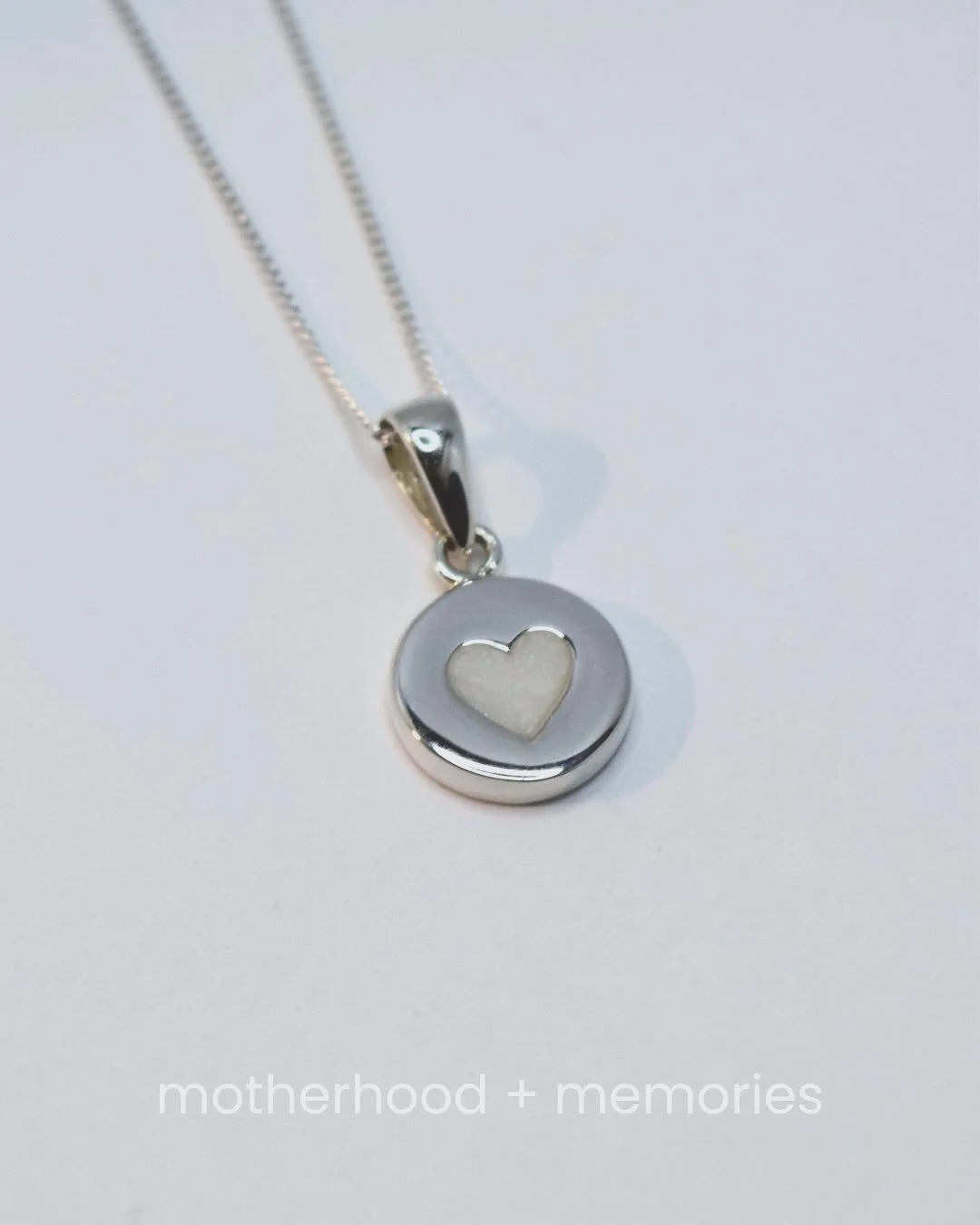 Three Christmas sparkles 🤍 

I&rsquo;ve been busy updating my website with the last of my Christmas availability 🎄these three beauties can currently still be made in time for Christmas ✨ but not for much longer so don&rsquo;t wait around!!

✨️ Dain