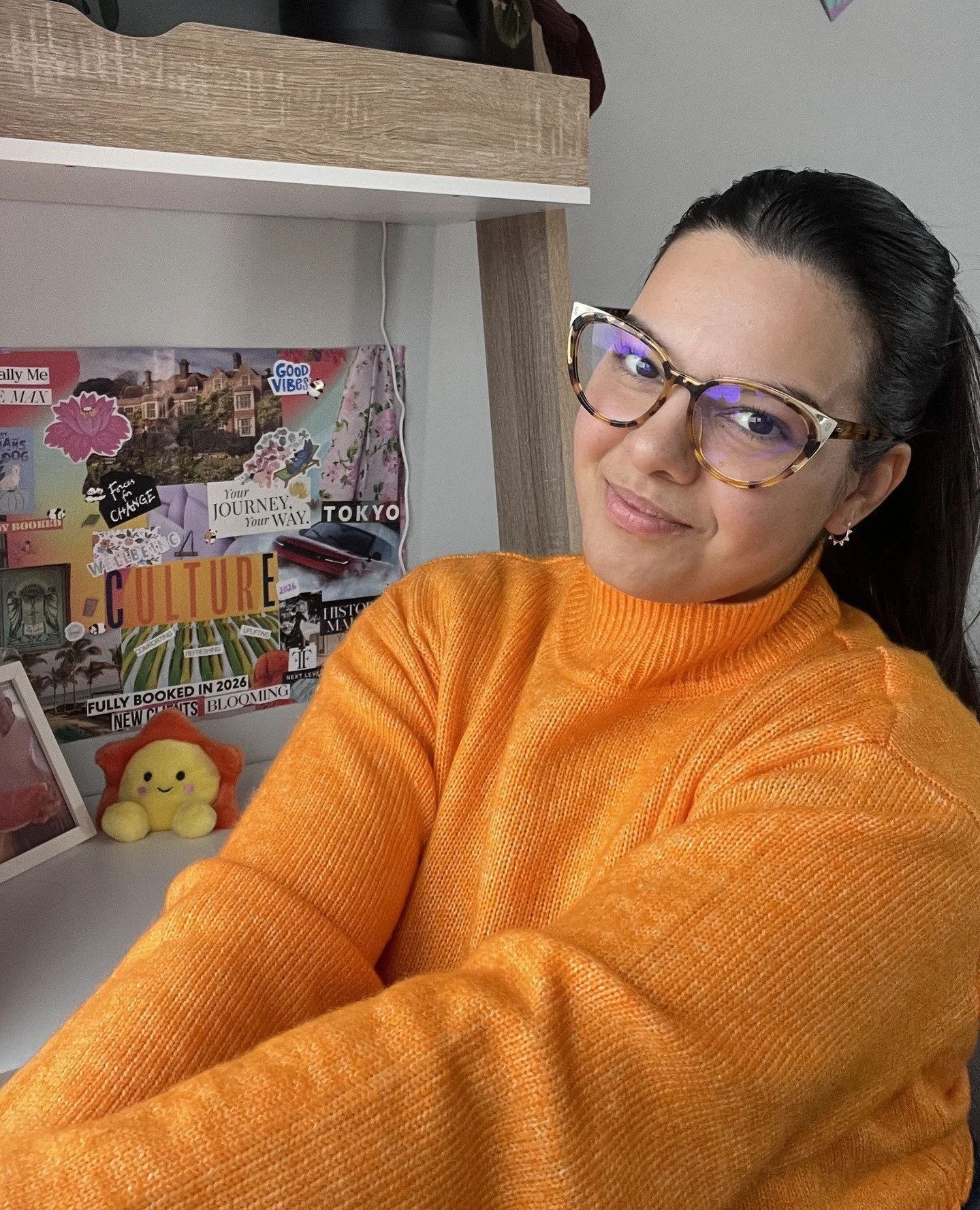 HAPPY NEW YEAR!! And Happy 6 years of Fresh and Fearless! 🥳 ⁠
⁠
⁠
I thought it was time for a fresh reintroduction to kick off the year. So hiii, I&rsquo;m Sara, the founder behind Fresh and Fearless and here are 10 totally random things about me:⁠
