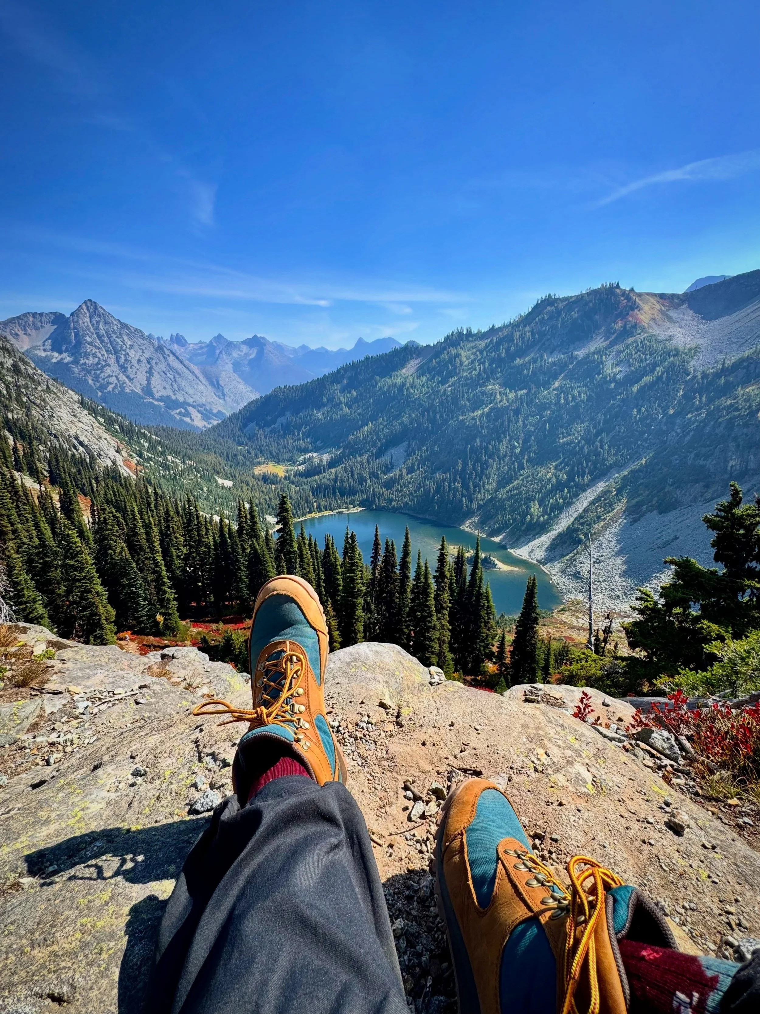 Somewhere between the mountain passes and the winding trail, we remembered how good it is to simply be together. 🌲

Washington Pass, wildflowers, alpine air, sore legs, endless views, and three of my favorite people beside me.

A day I&rsquo;ll tuck