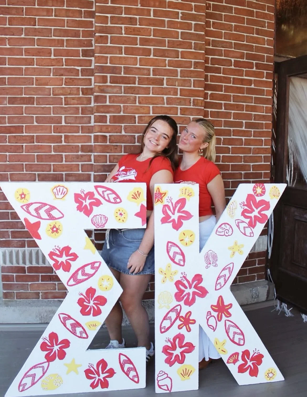 BID DAY, BEST DAY!

Our chapters had the best time welcoming you all home 🤍 We hope that in your new homes you find friendship, purpose, and happiness. We are so excited for all that is ahead!

Xoxo 💌
