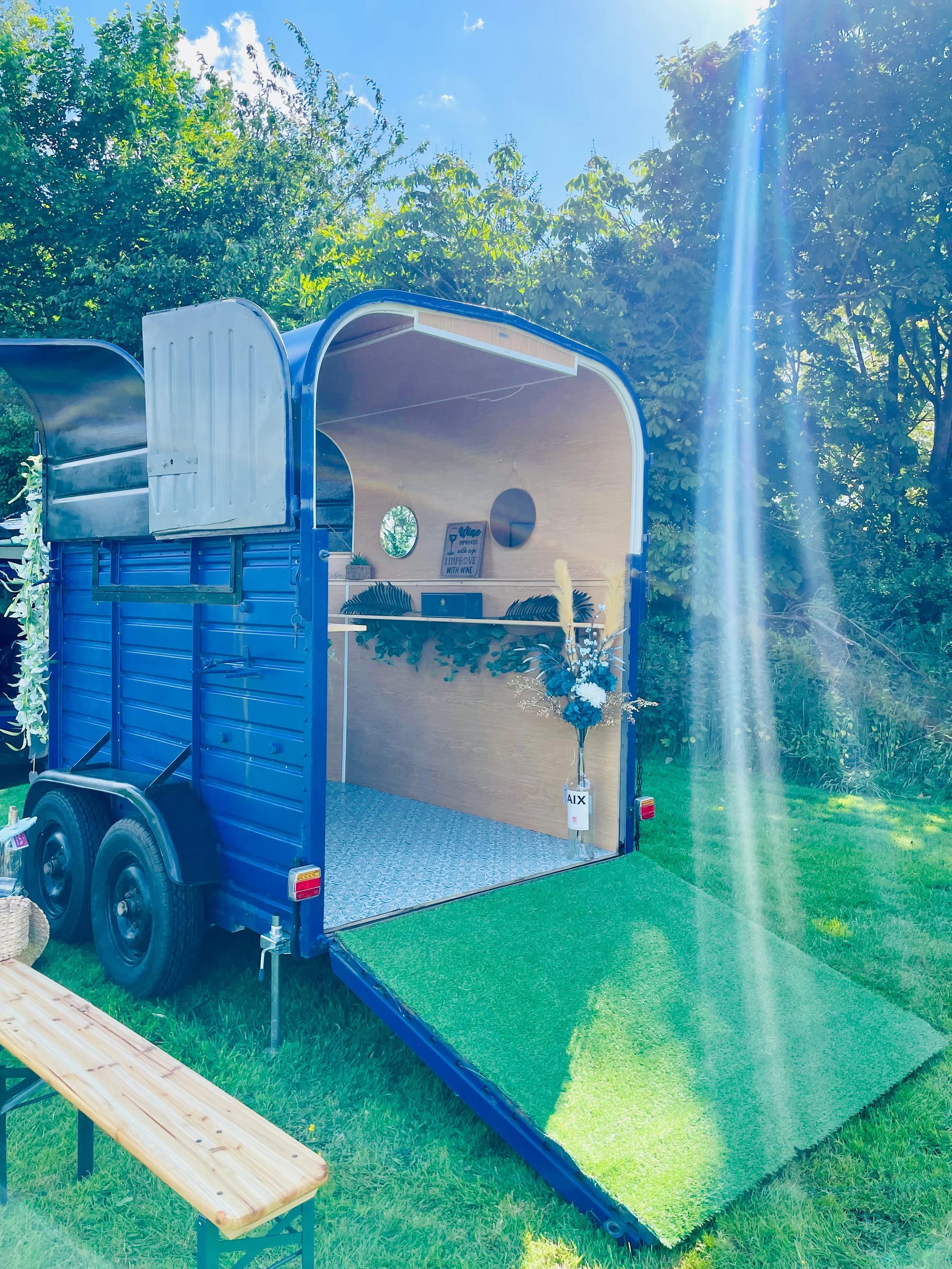 Horsebox Wine Bar 3.jpg