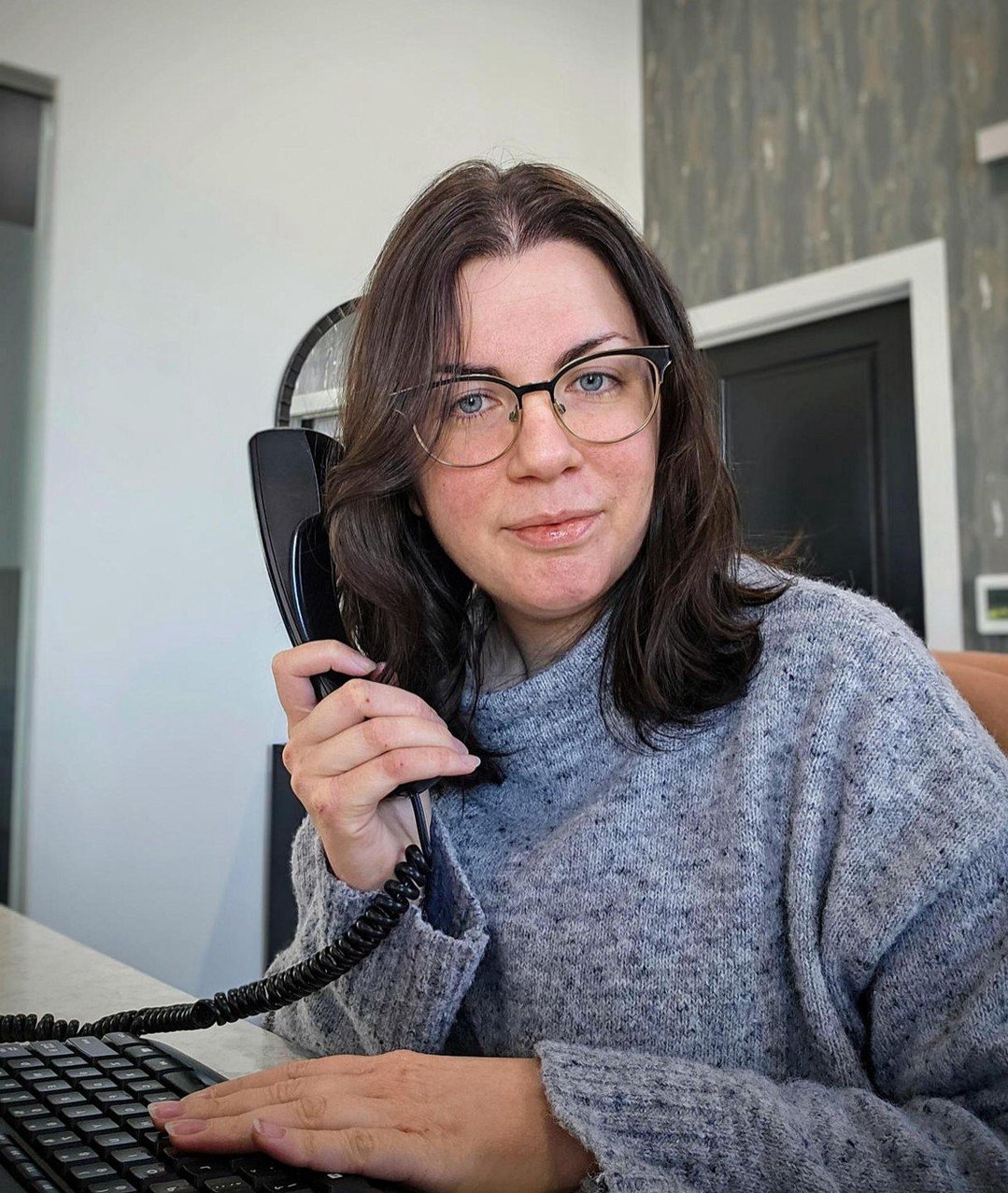 Looking for your next place to call home? 🏡✨
Come tour Emerson Park and see what makes our community stand out! From modern interiors to unbeatable amenities, we&rsquo;d love to show you around.
While you&rsquo;re here, be sure to say hi to Shaylyn,