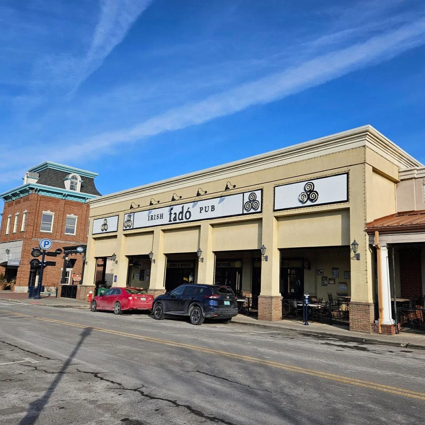 Feeling the St. Patrick&rsquo;s Day spirit? 🍀 Head over to Fad&oacute; Irish Pub - Easton for great food, plenty of drinks on tap, and a lively spot to watch the game with friends.

Sl&aacute;inte! 🍻