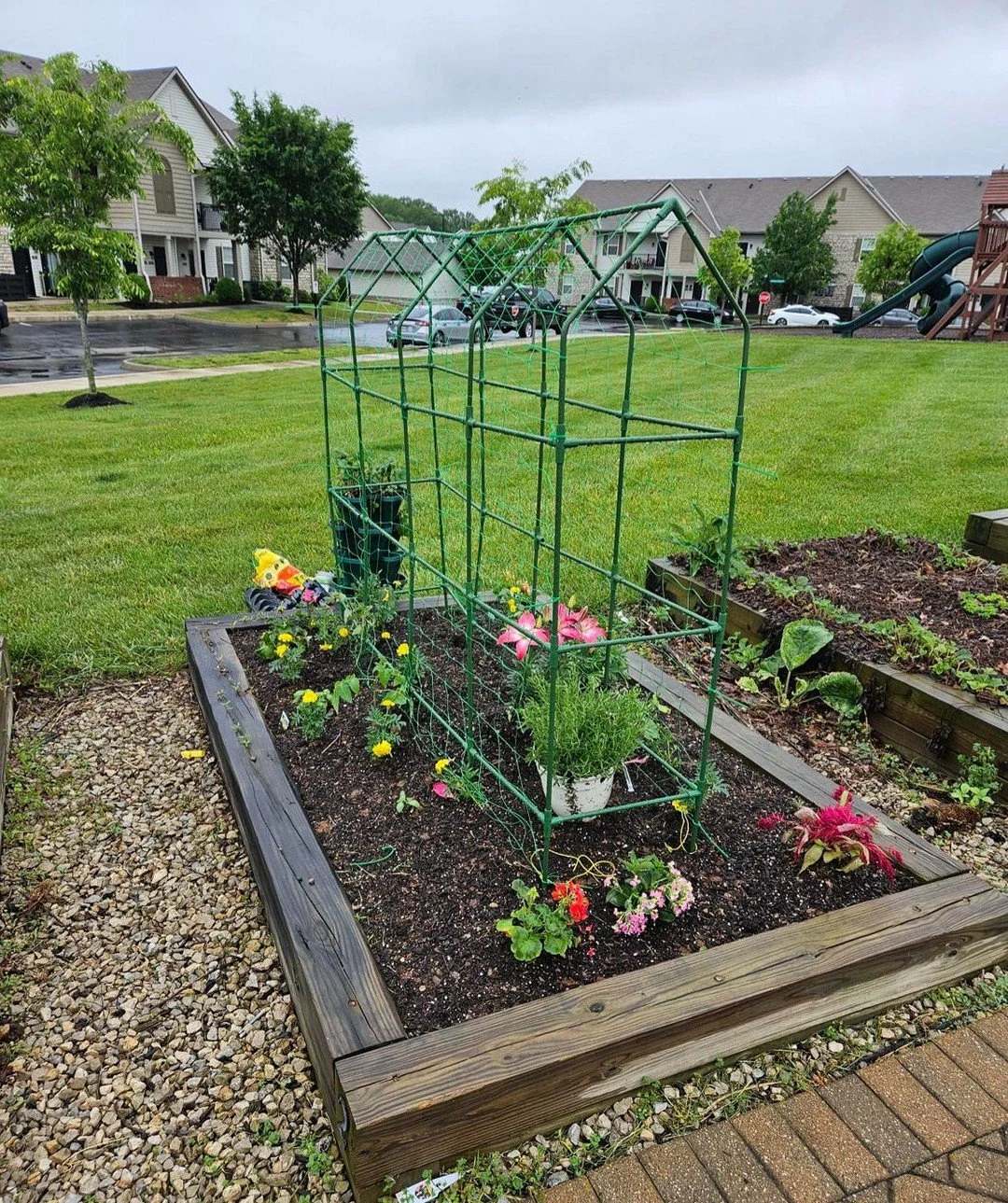 Garden Bed 2 has some big plans ahead 🌱👏 We love seeing the creativity, care, and hard work going into our community garden spaces!
This bed is definitely catching our eye right now, and we&rsquo;d love to feature more gardeners and growing spaces 