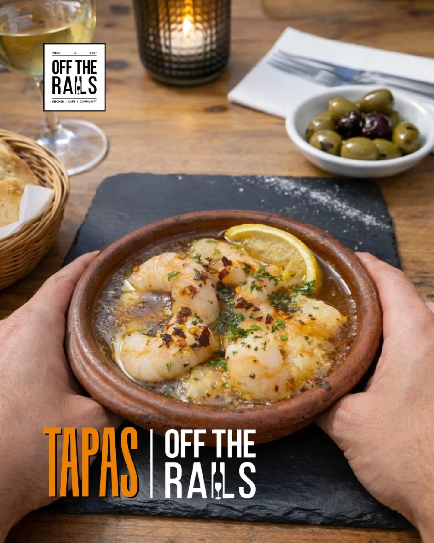 POV: you ordered &ldquo;just one small plate&rdquo;&hellip;
and now you&rsquo;re fighting over the bread 🦐🔥

Gambas al Pil Pil &mdash; sizzling prawns in garlic oil, chilli flakes and a squeeze of lemon.

Hot, messy, addictive. Exactly how tapas sh