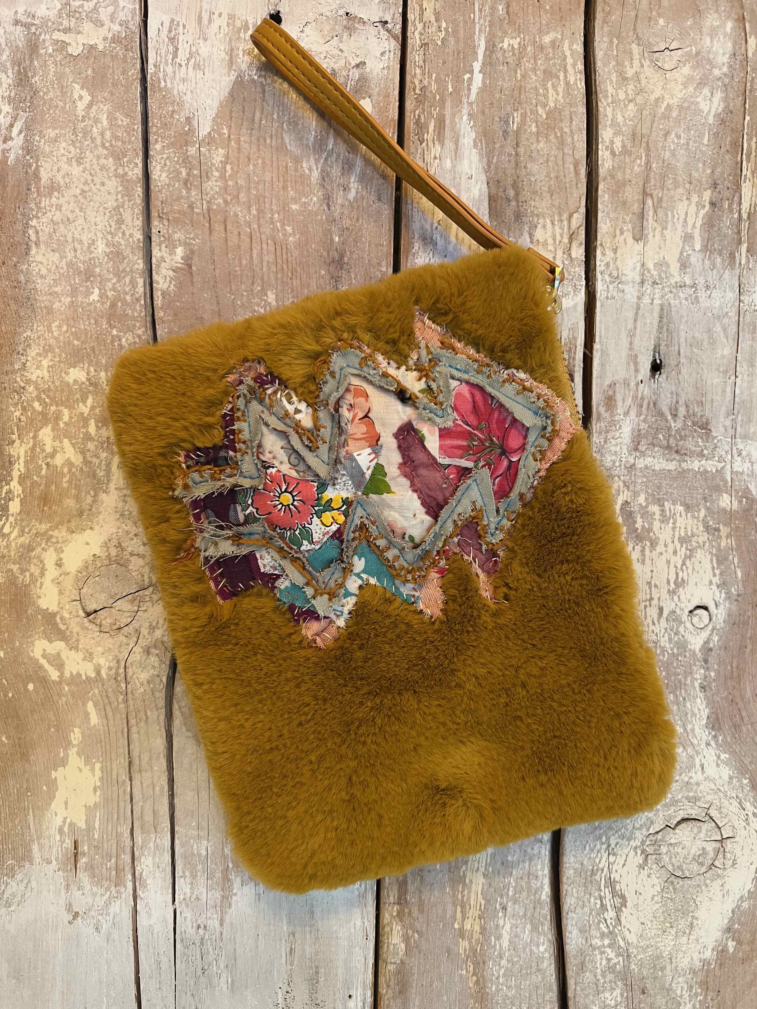 Spruce Tree Clutch