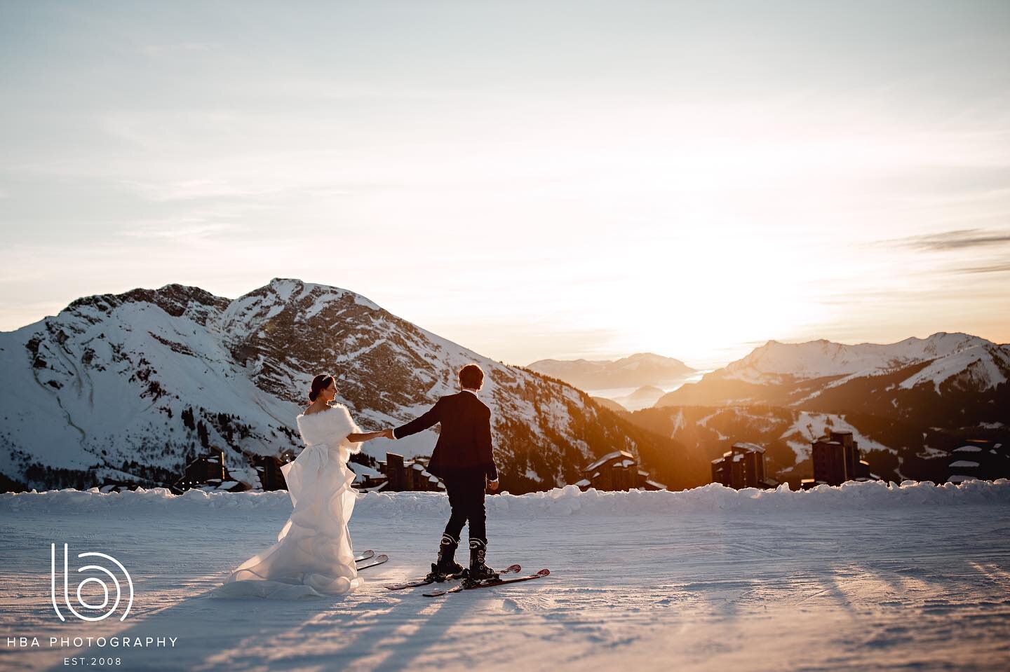 Swipe to see the most INSANE shot by @hba.photography.ben from this epic wedding in January. ✨

Then swipe again to see where the couple ended up! 

What a day and what a wedding. When two ski instructors get married in a ski resort, you know it&rsqu