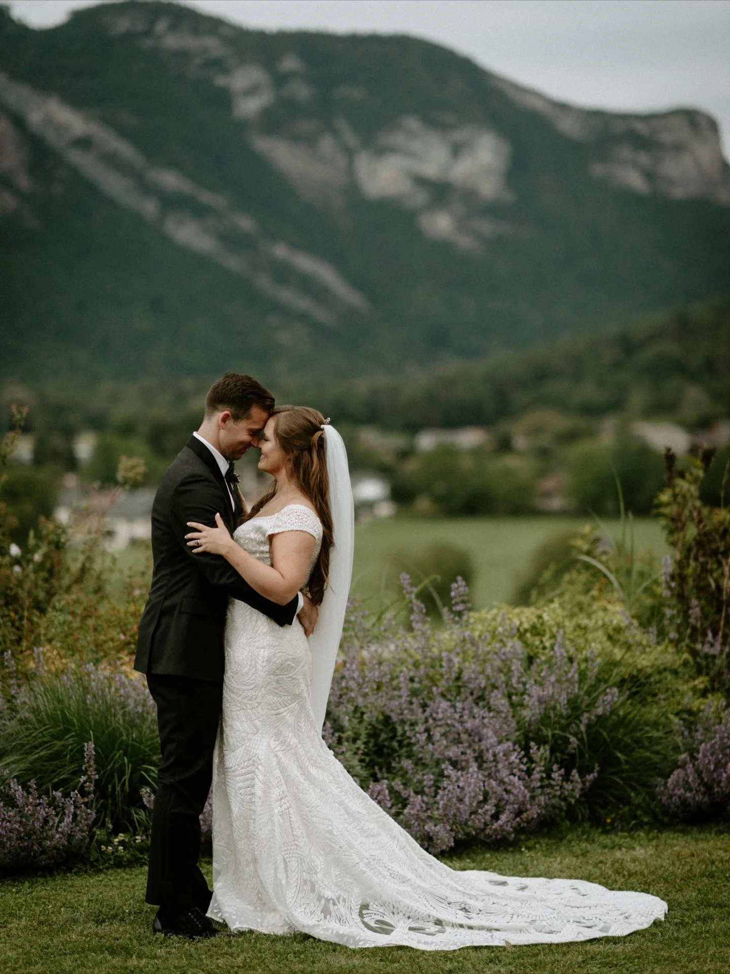 A French farmhouse, mountain views in every direction, and the most incredible guest list. 
This day ran like clockwork thanks to a brilliant team on the ground, florist, caterer, photographer all moving as one. 
If you&rsquo;re dreaming of an intima