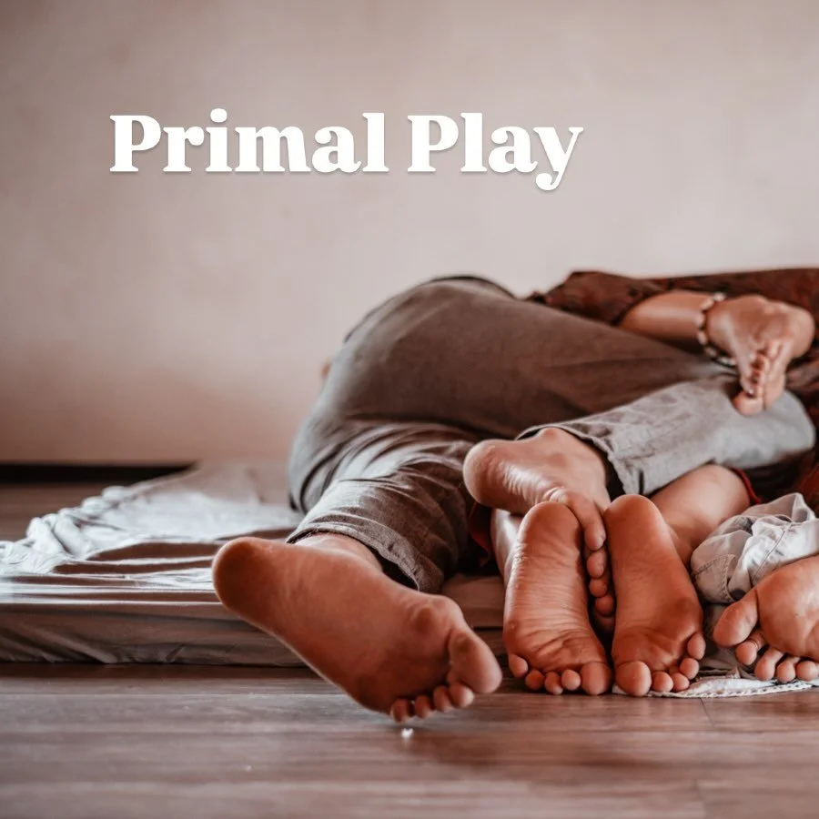 When we feel safe, we play. ♡

- Er m&aring;ske den dybeste visdom, jeg tog med mig fra undervisningen i tantrisk embodiment sidste &aring;r. 

Derfor elsker jeg de her heldags workshops: 
♡ Bl&oslash;d landing i gruppen med ceremoniel kakao. 
♡ Soma