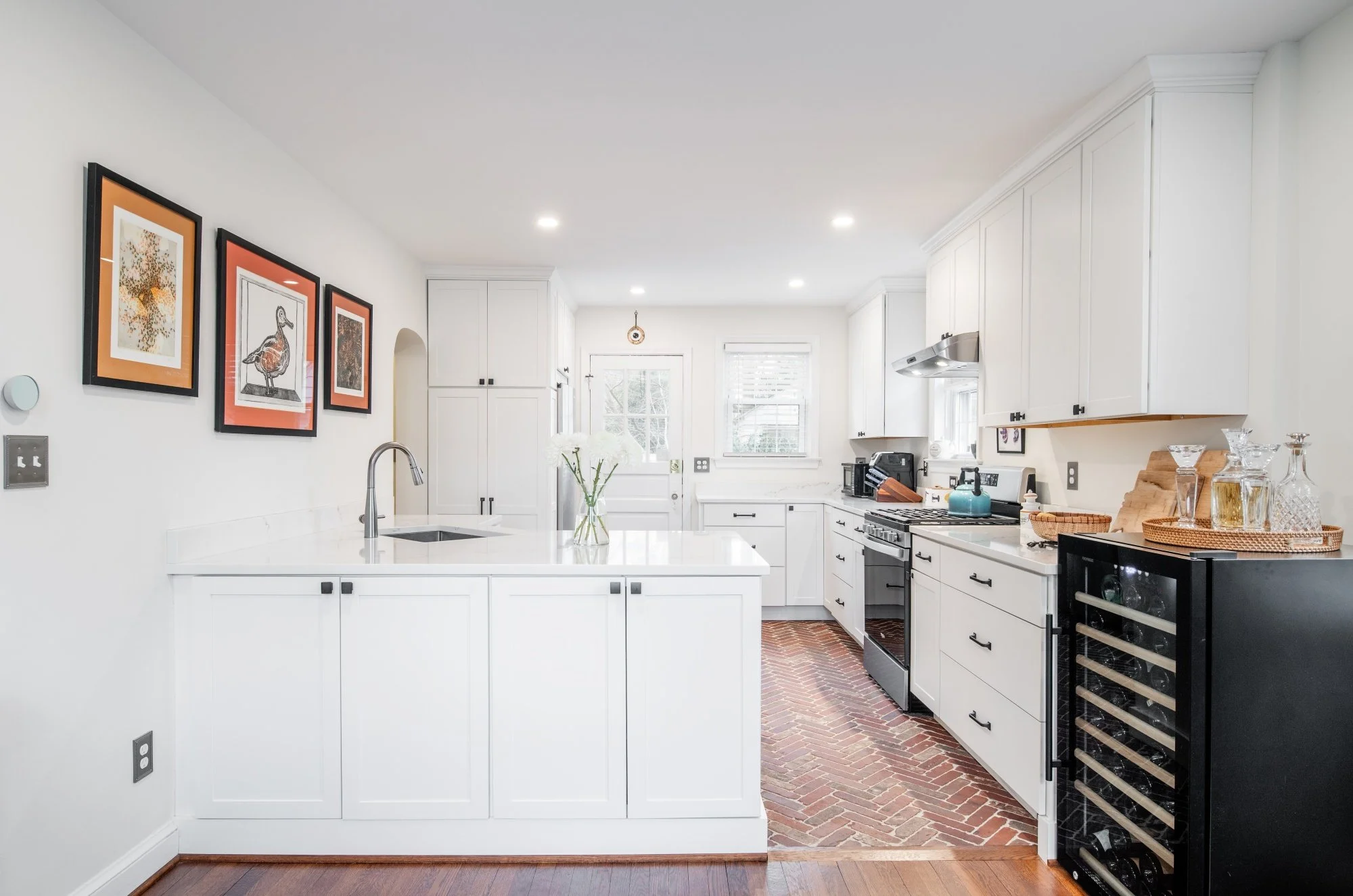 N OAKLAND KITCHEN