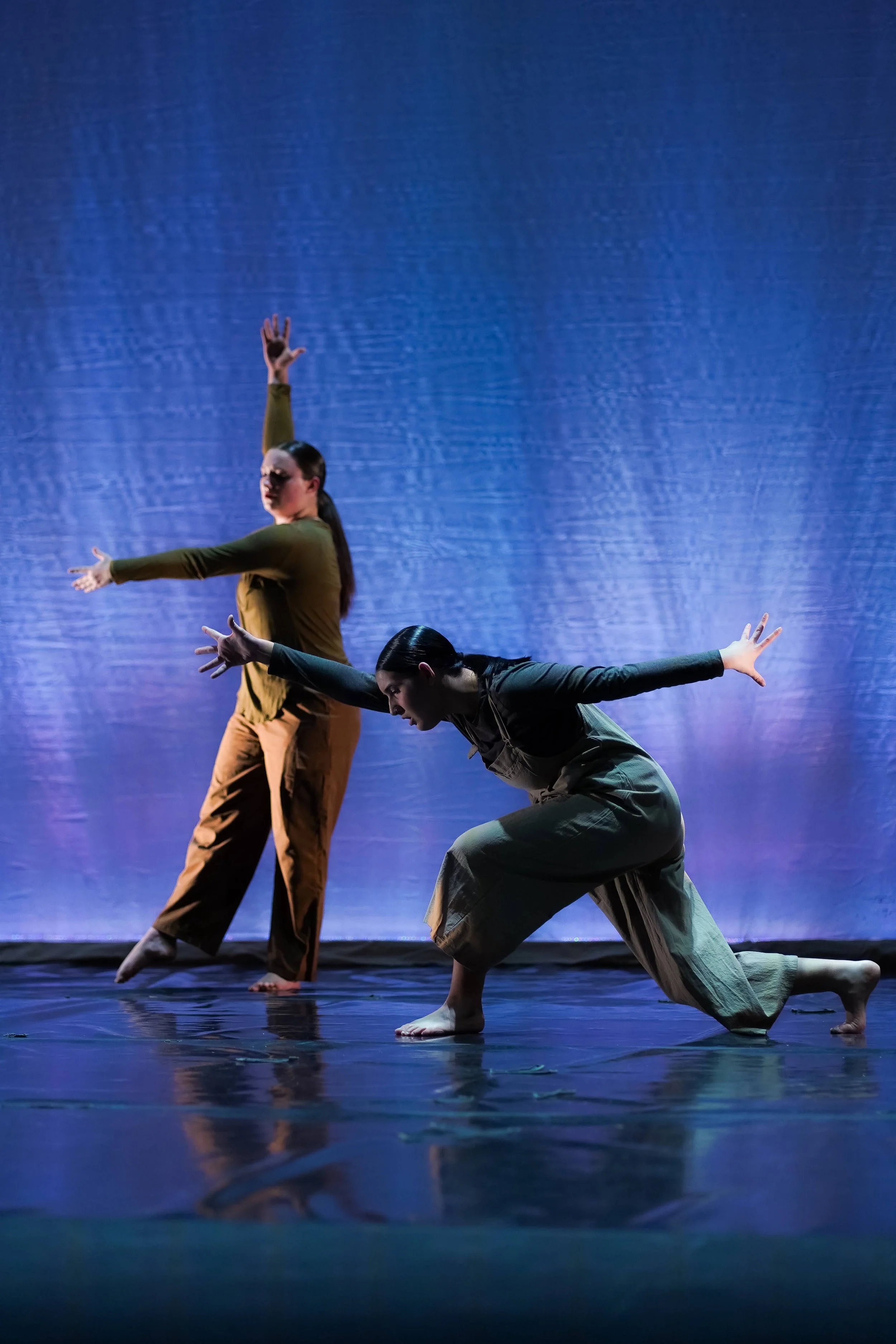 On Shattered Glass We Walk 01 Dancers 
Photo Credit Eli Borgs