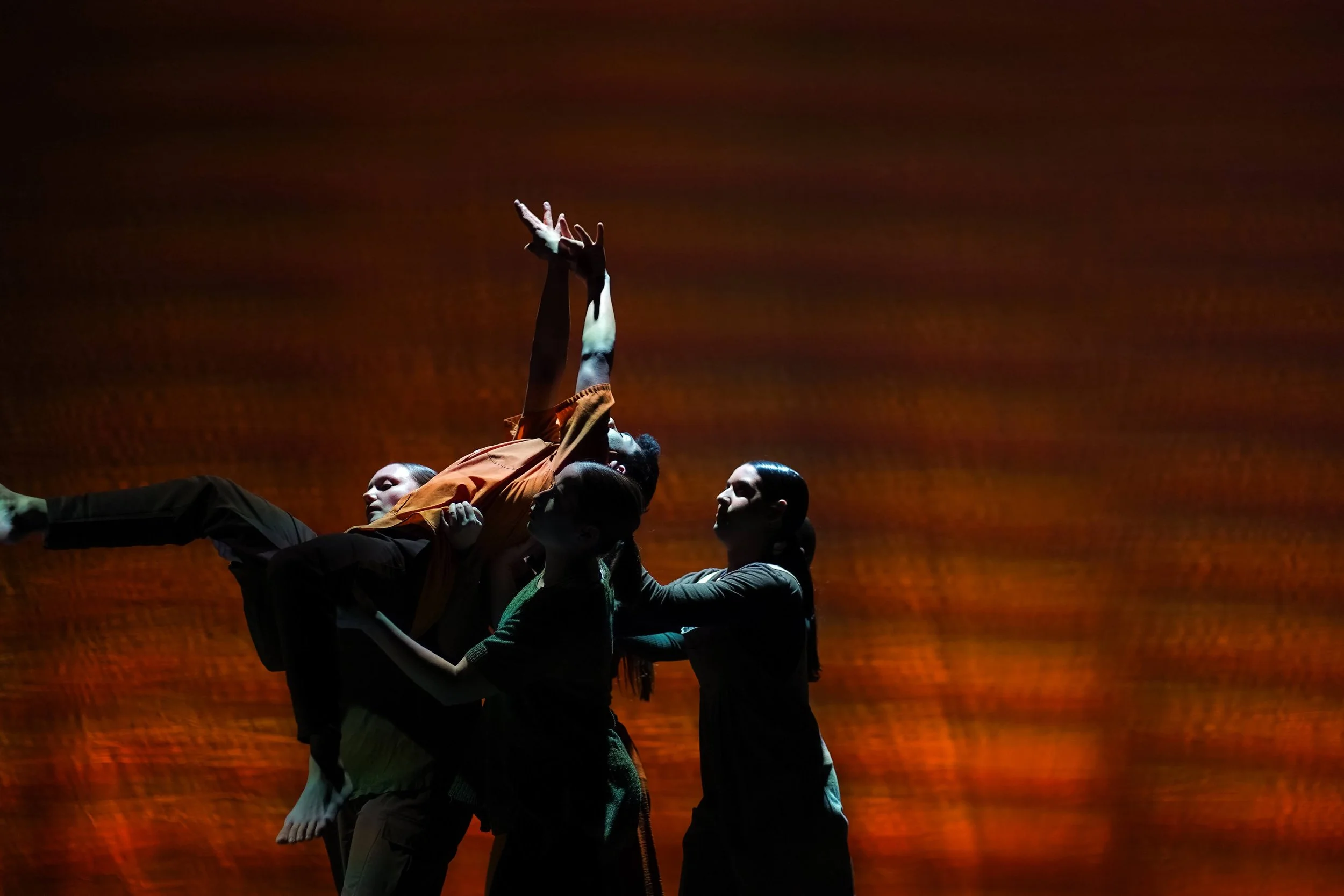 On Shattered Glass We Walk 01 Dancers 
Photo Credit Eli Borgs