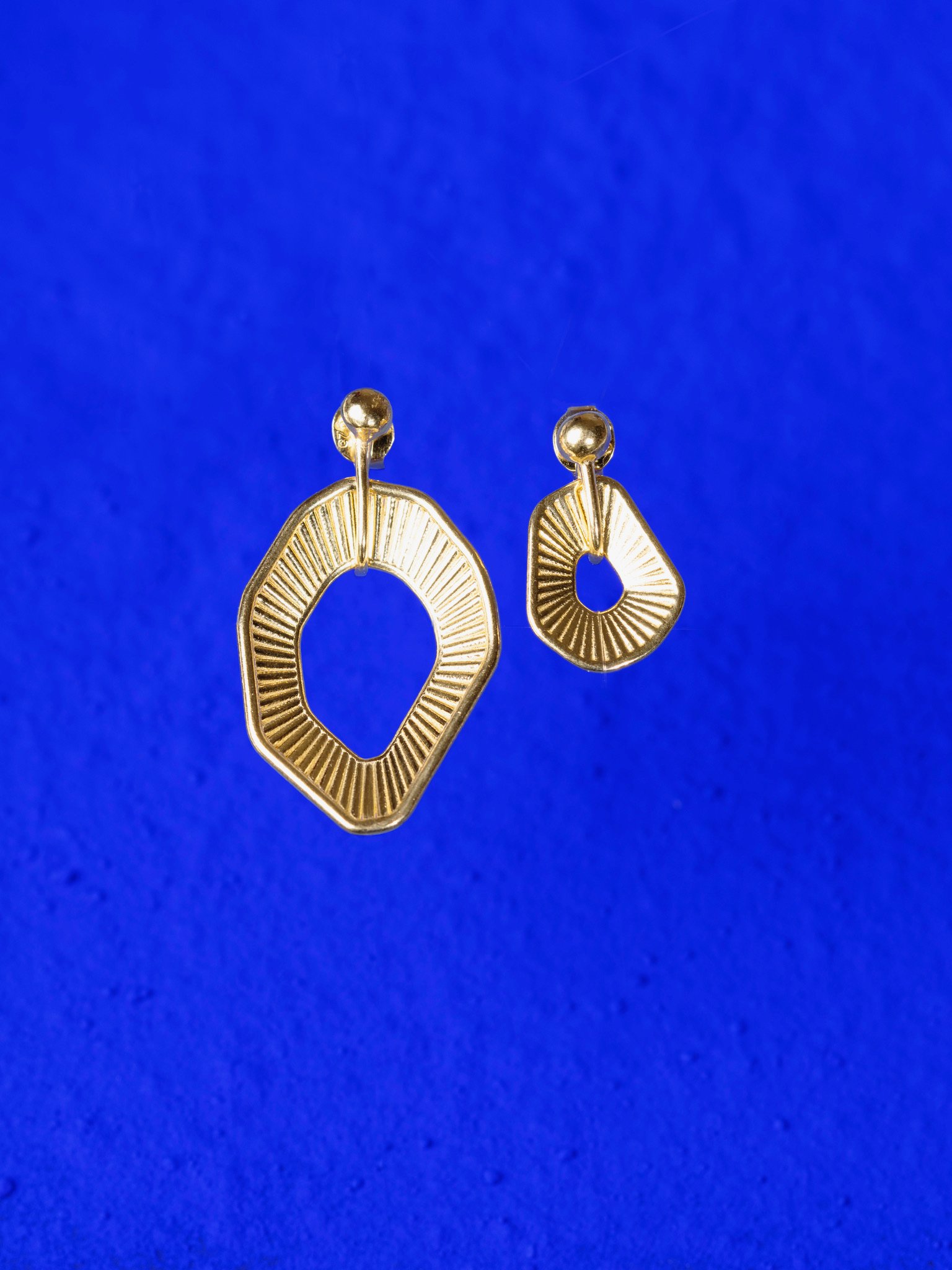 coral-inspired-sustainable-gold-earrings-Studio-IRIS.jpeg