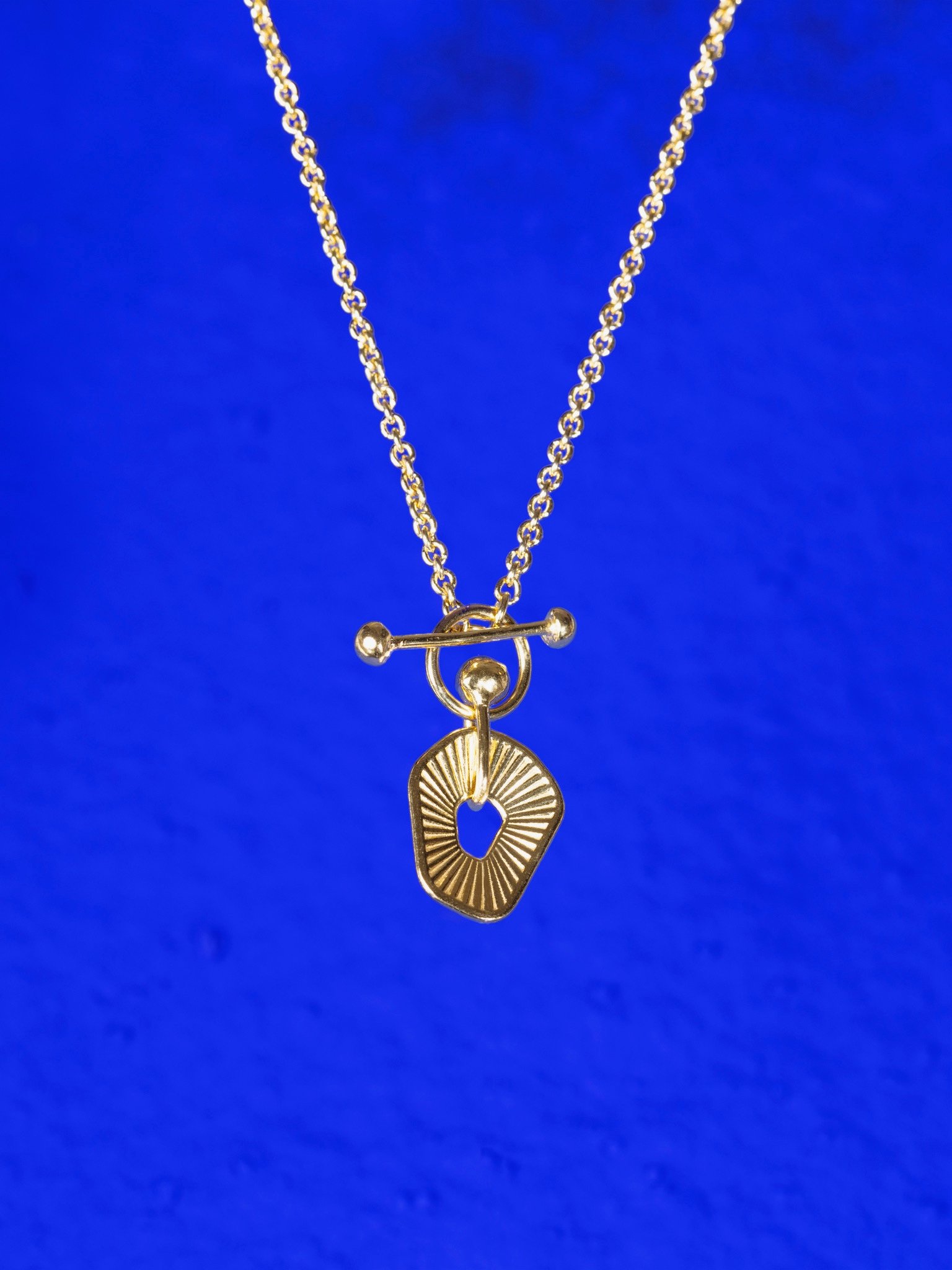 CELL-coral-studio-IRIS-gold-necklace-N2.jpeg