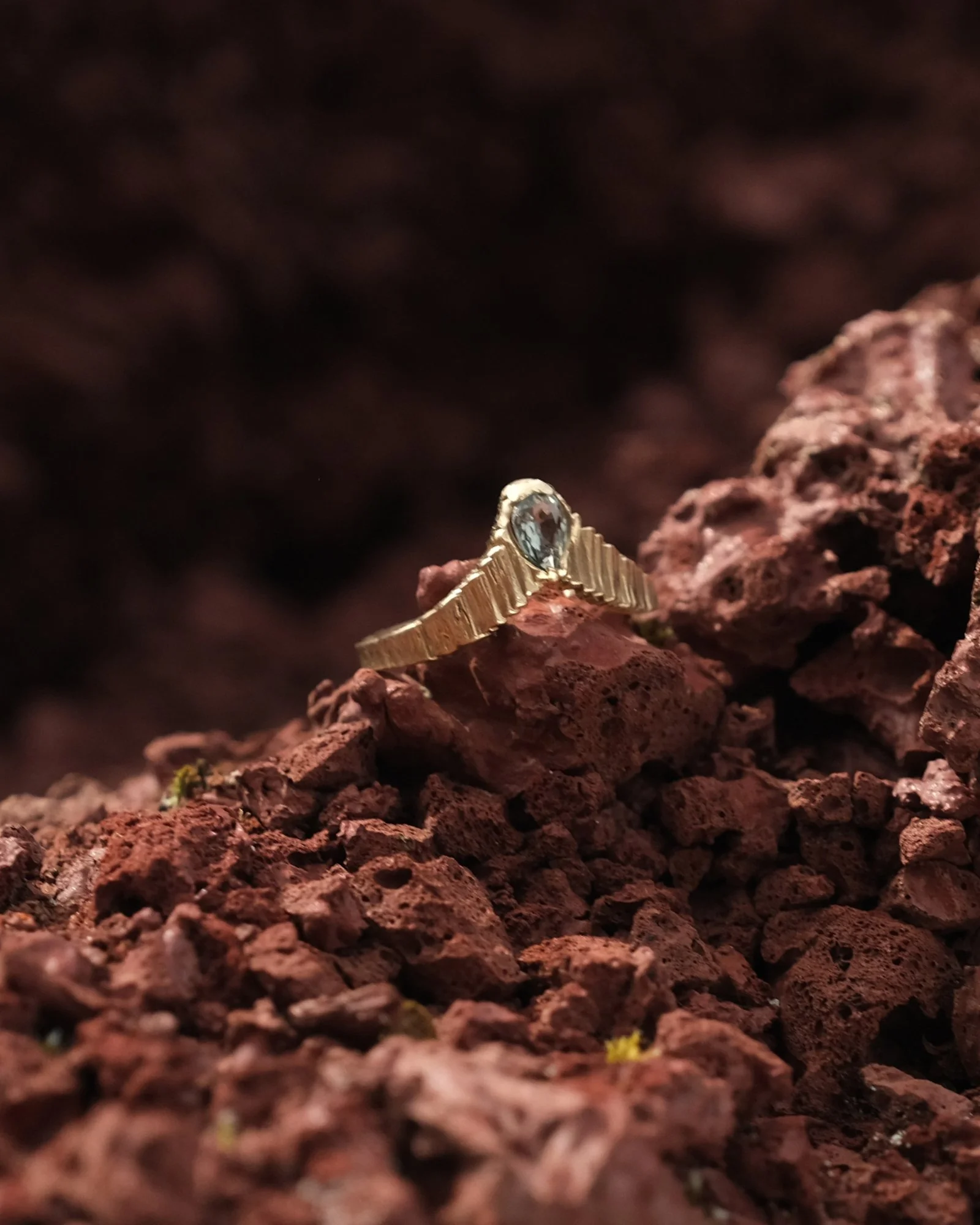 tremor-14kt-recycled-gold-ring- cascade-4.jpg