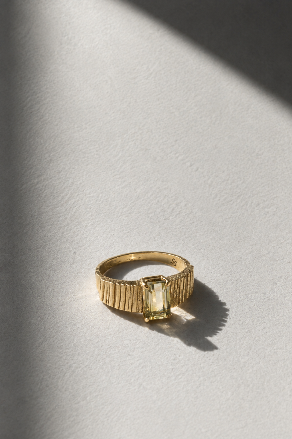 Studio-IRIS-tremor-ascent-14kt-gold-tournamile.png