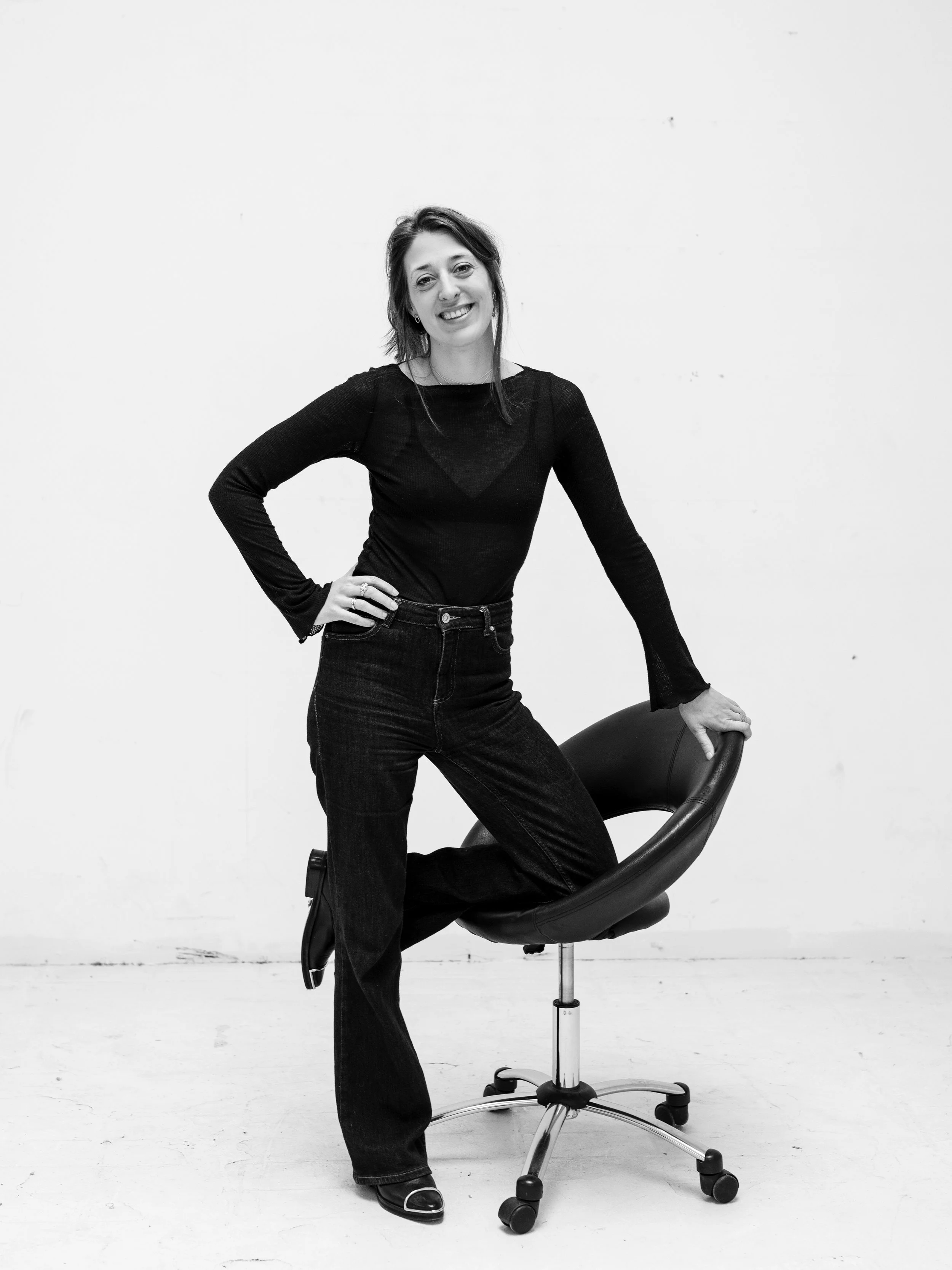 Iris van der Weijde portrait with chair
