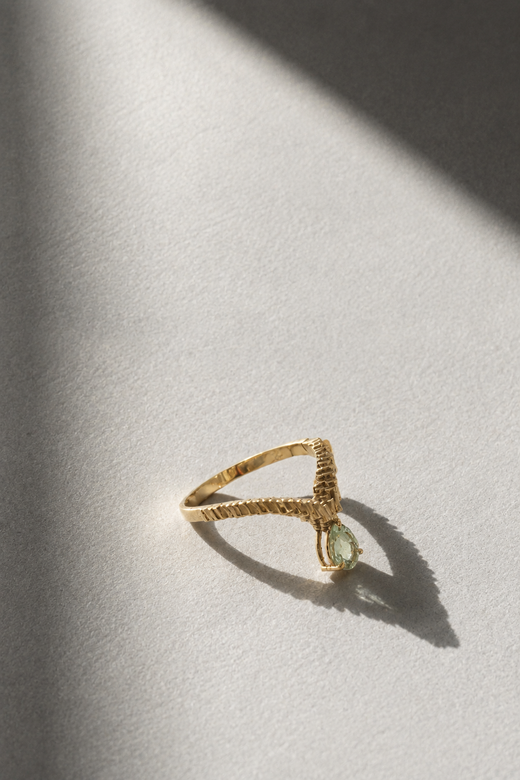 Studio-IRIS-tremor-dew-14kt-gold-tournamile.png