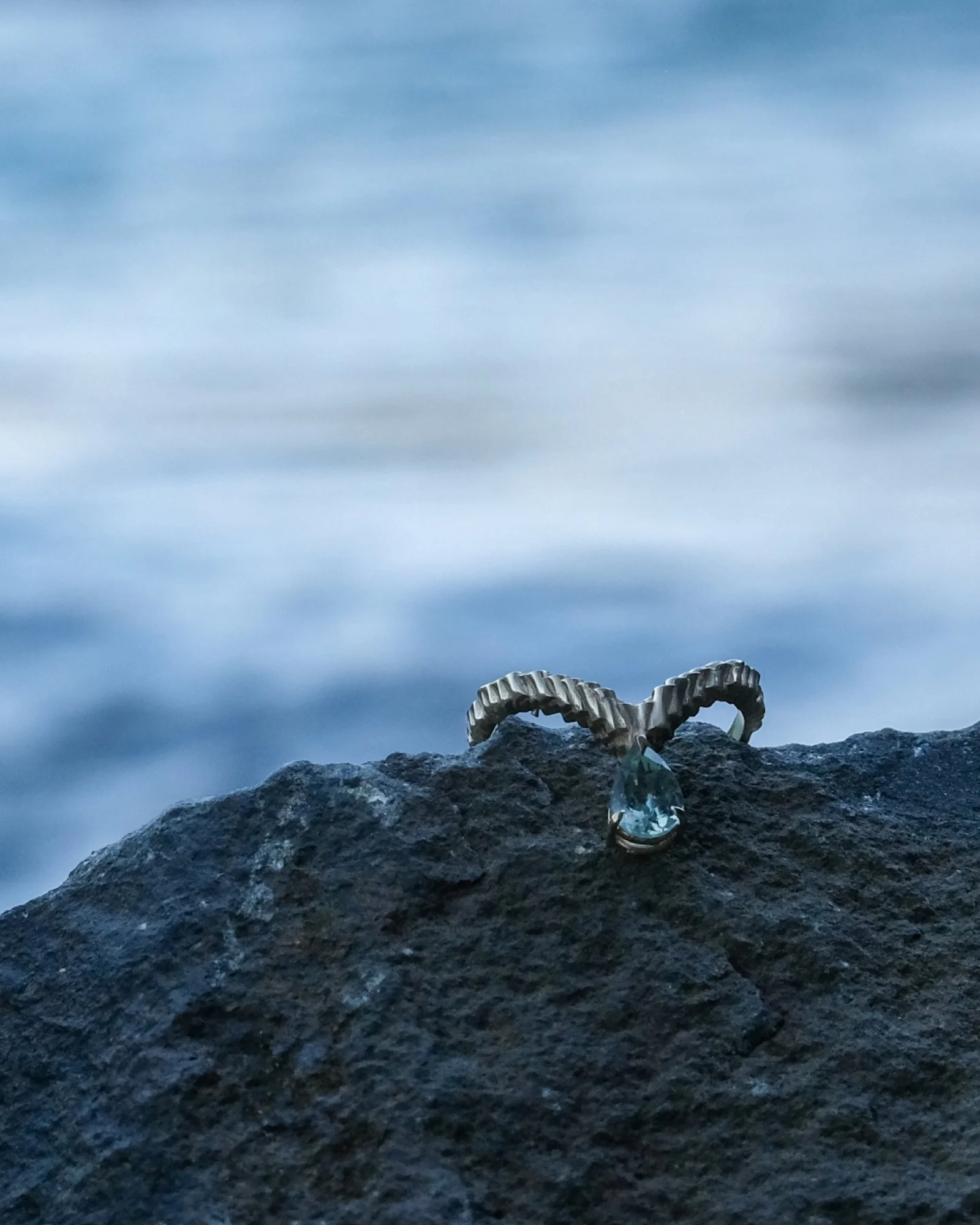 tremor-14kt-recycled-gold-ring- dew.jpg
