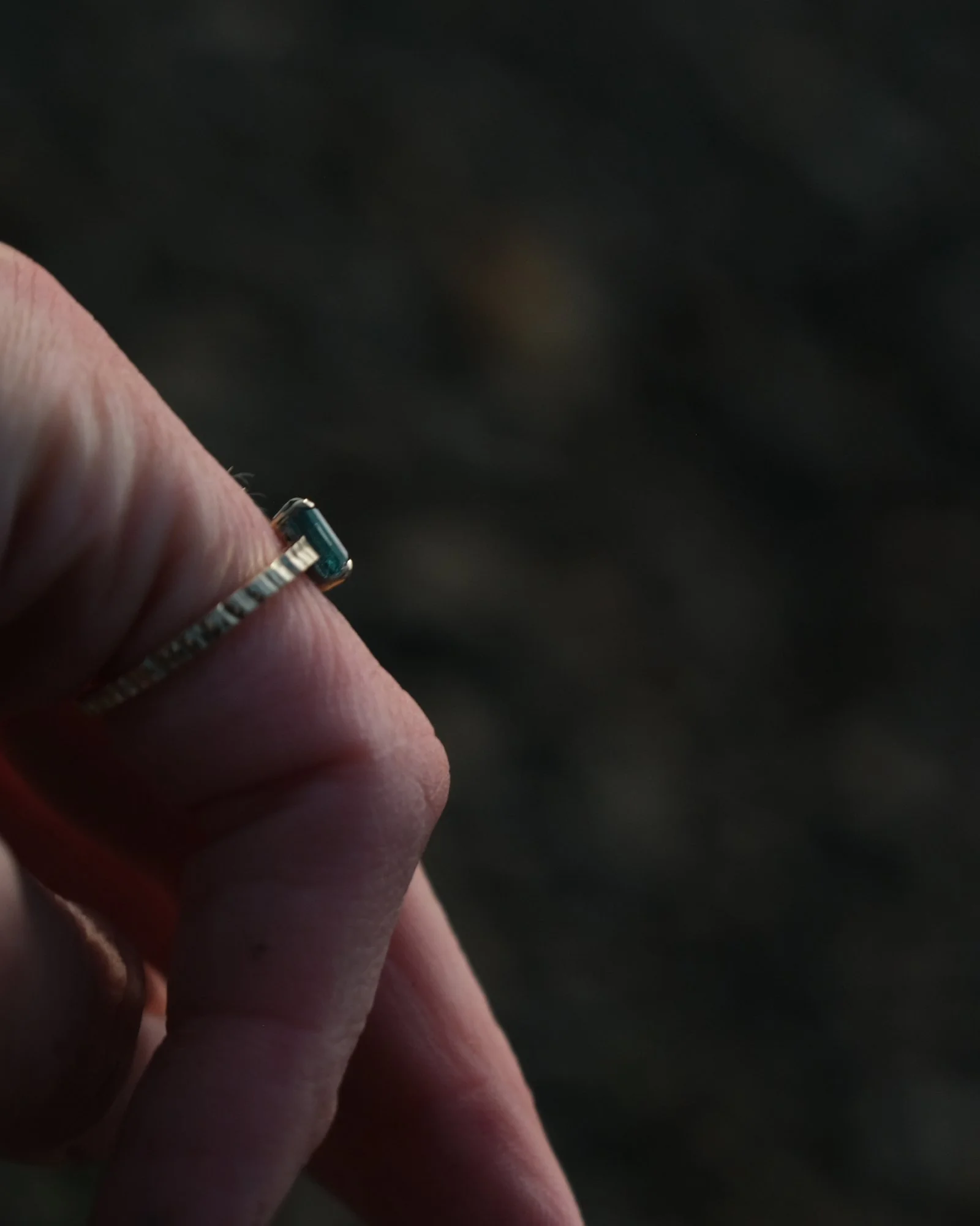 tremor-14kt-recycled-gold-ring-aquamarine- vitre-4.jpg