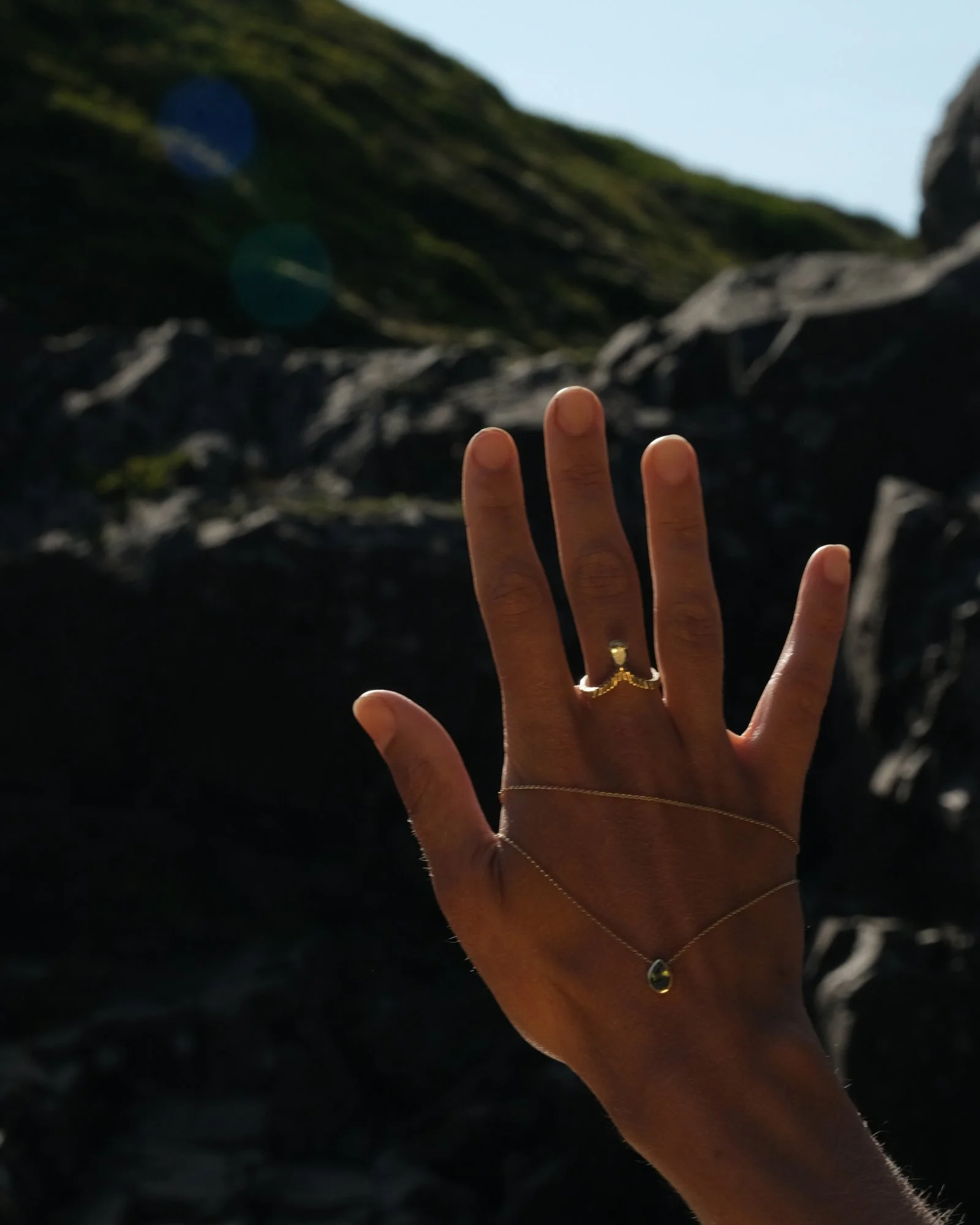 tremor-14kt-recycled-gold-ring- dew-3.jpg