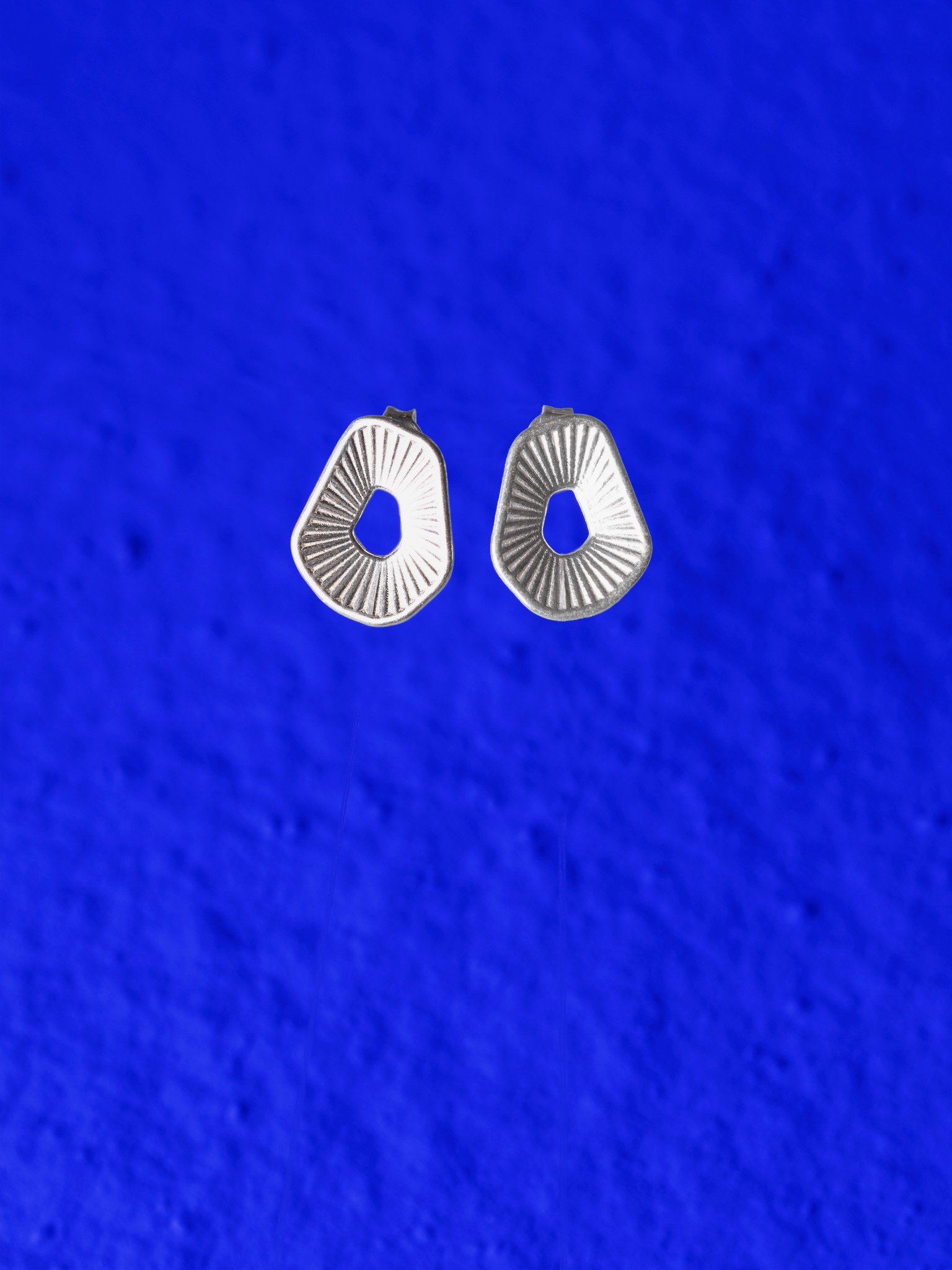 CELL-coral-studio-IRIS-silver-earring-E2.jpeg