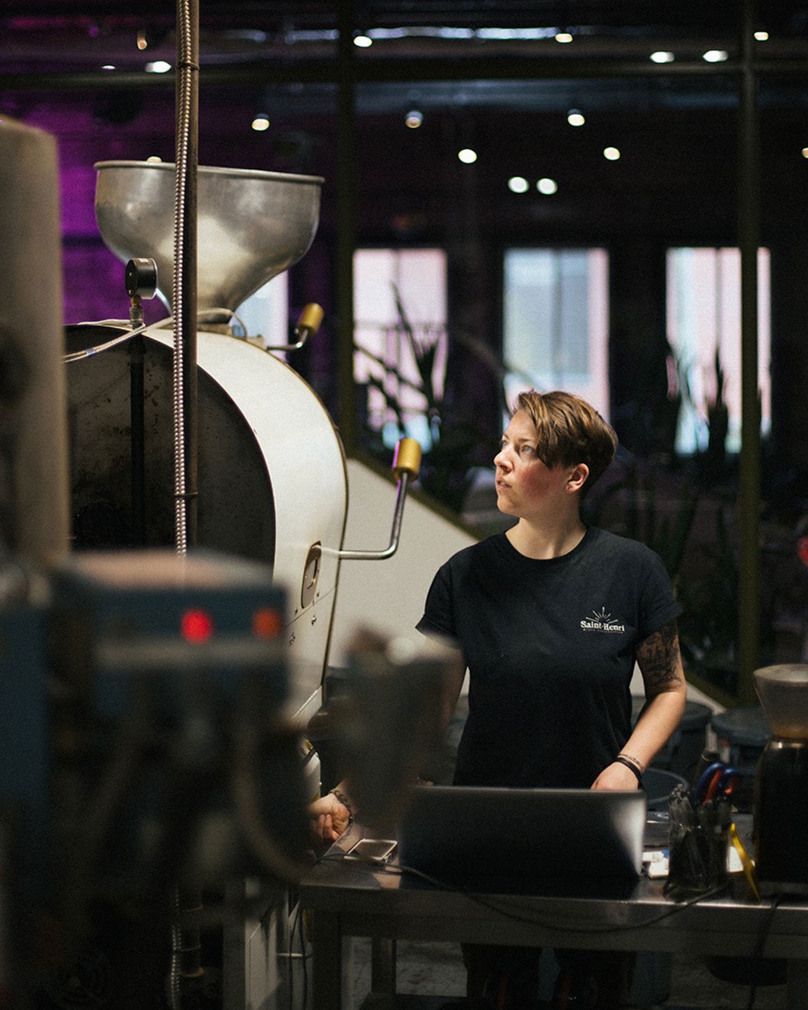 Since 2011, Saint-Henri has been selecting directly with producers and roasting batches of local coffees from all over the world. As a designer and photographer I was in charge of branding, packaging & photography. For the design, I wanted lines that