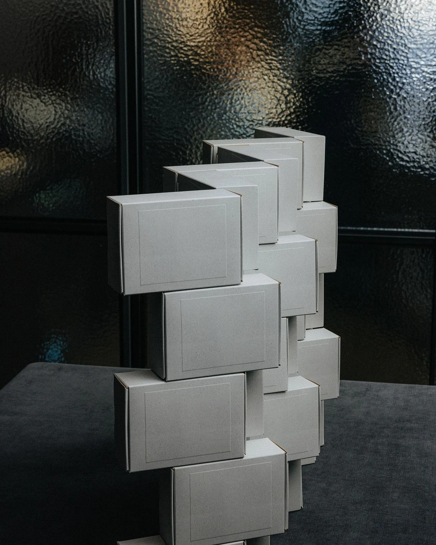 Art direction: Evelyne Morin -
Photography & light: Thomas Tessier -
Creative direction: Andrew Werbowyj -
Brand & package design by Wedge Studio