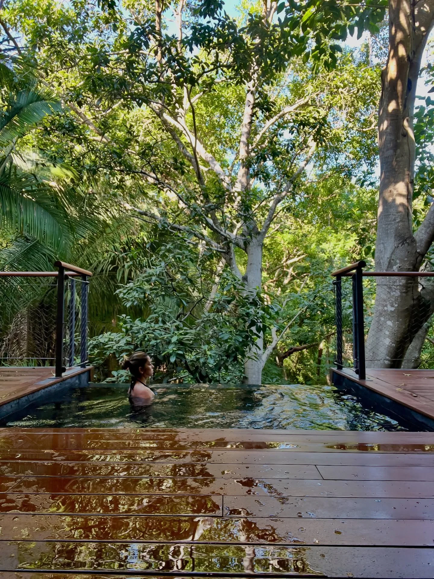 @oomandarina freshly awarded its Three Michelin Keys again today, is pure magic among the trees. I stayed in a glass-wrapped treehouse suspended in the jungle canopy, where mornings were filled with birdsong and soft ocean mist drifting up from the P