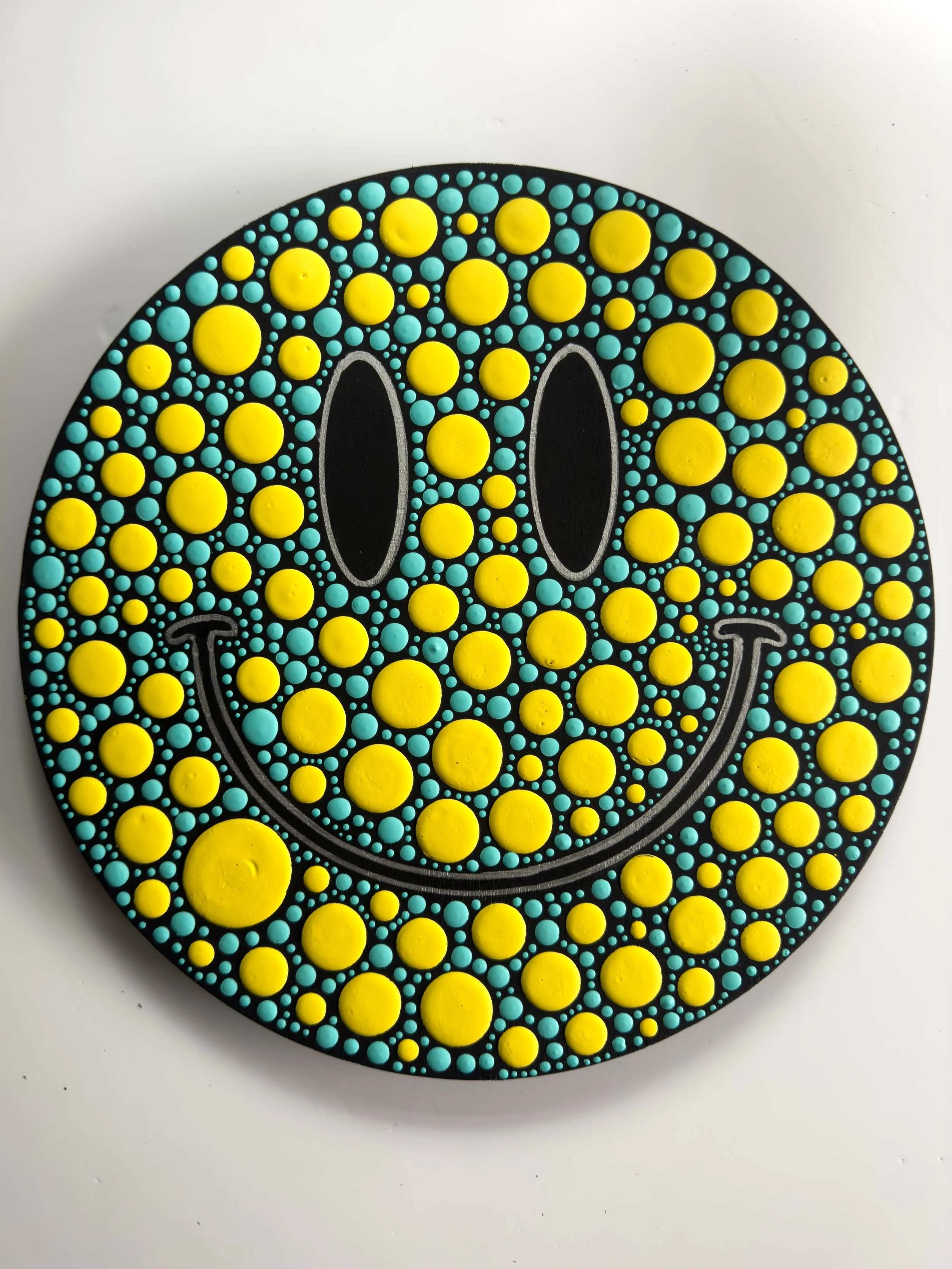 First of a series of 4 acid house faces I&rsquo;ve been working on, soon to be on display at @salvagecafe in Hove for the remainder of my exhibition. May even stick this on a T-shirt! Let me know what you think 🙂

Acrylic on 12 inch wooden circle 👀