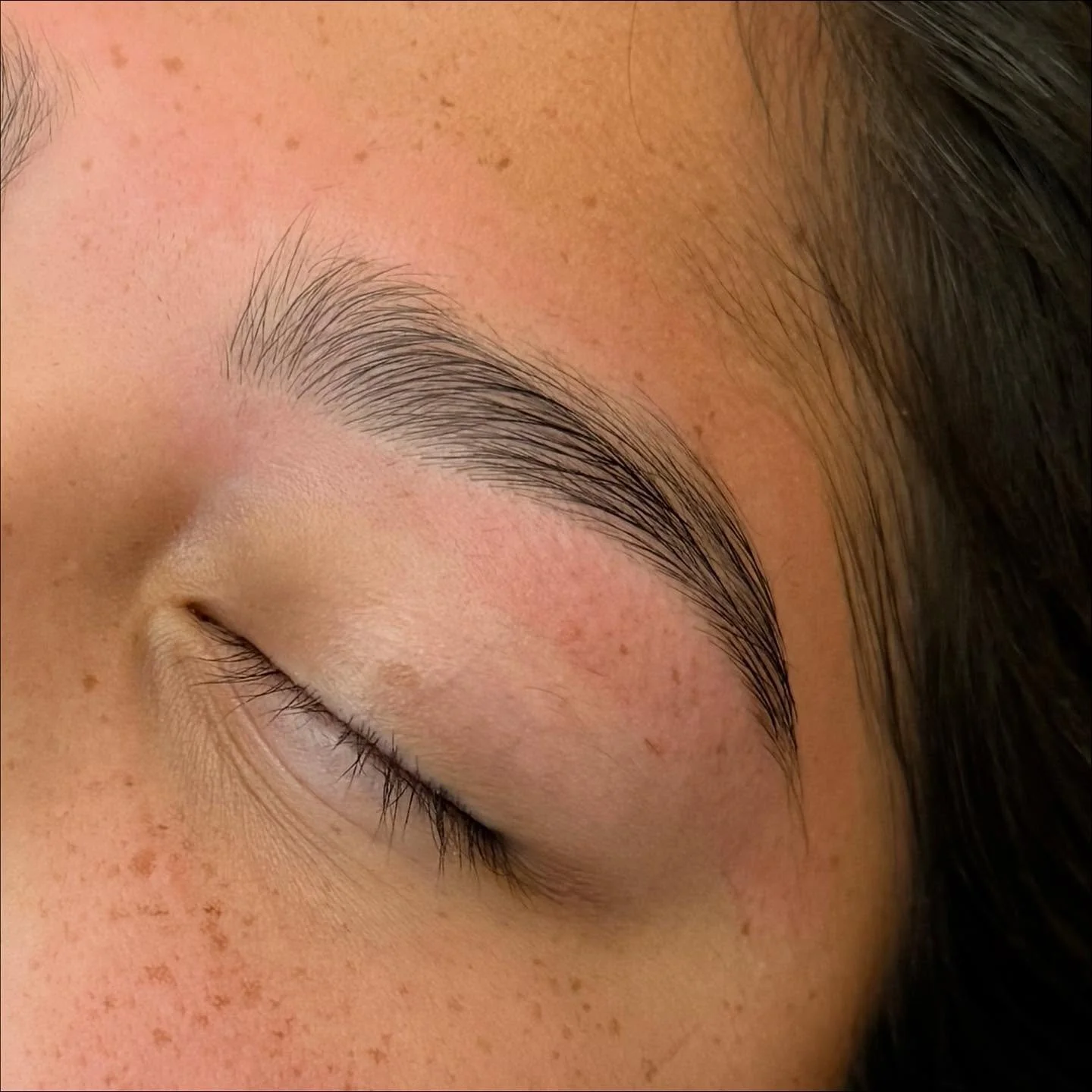 Just a sharp af brow wax 
Get brows that slay before Halloween!

#browwaxing #browwax #browwaxandtint #browwaxshaping #browshaping #denverbrows #denvercolorado #denver #colorado #brows #browmaster #browmapping