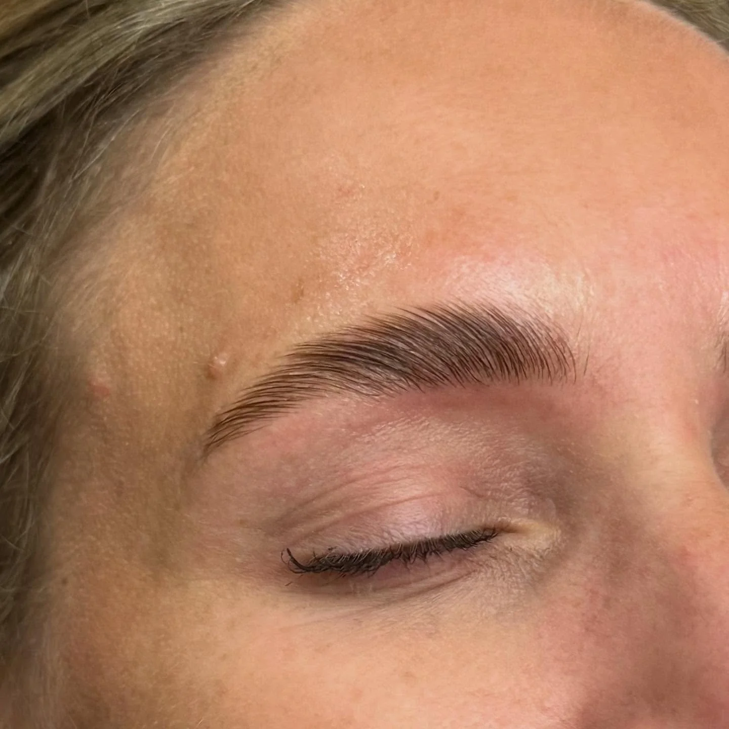 Brow lamination and tint! Light brown to give a thicker appearance 

#browlamination #browlifting #brows #browshaping #browwaxandtint #browwaxing #denver #denvercolorado