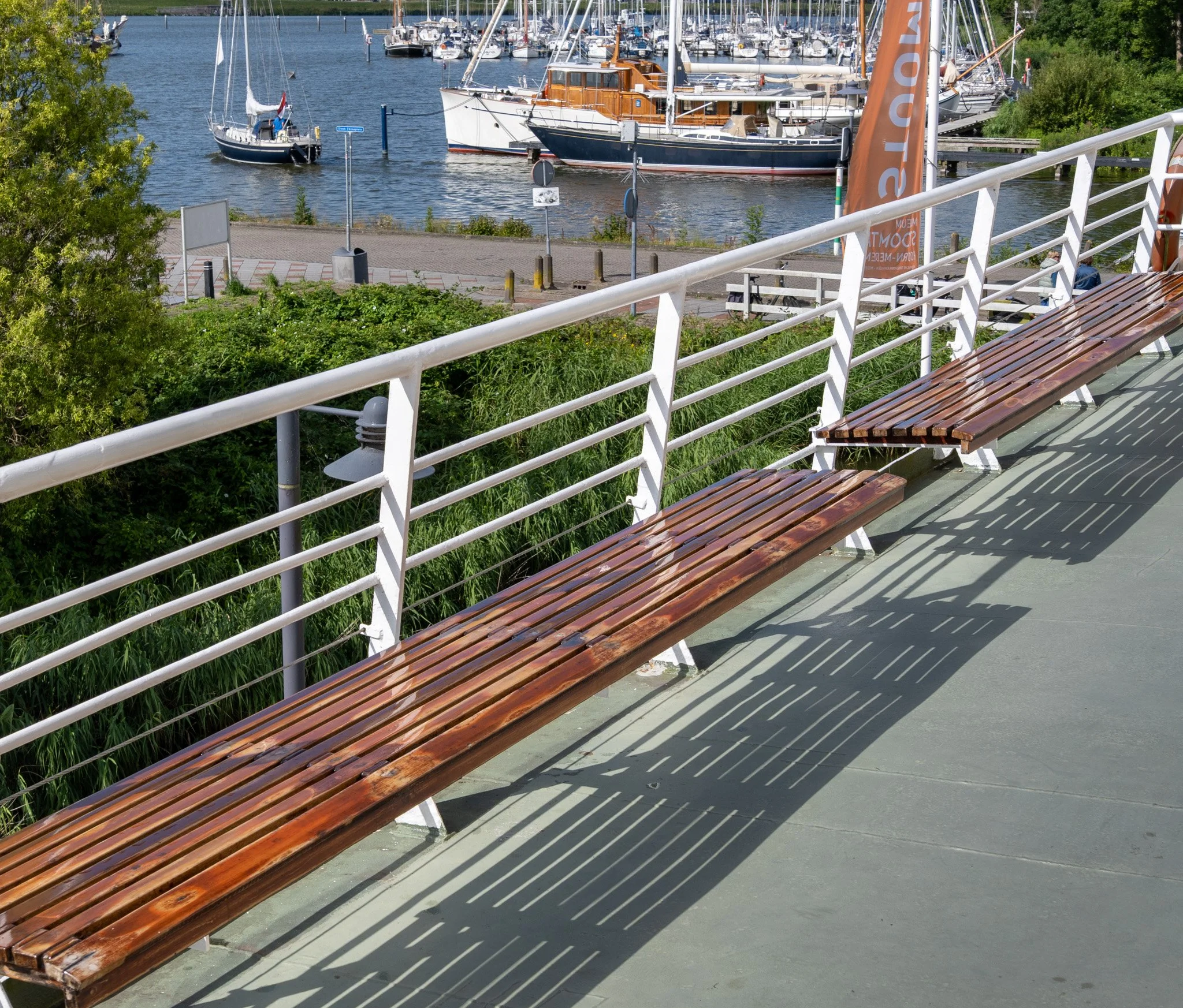 Harbor bench