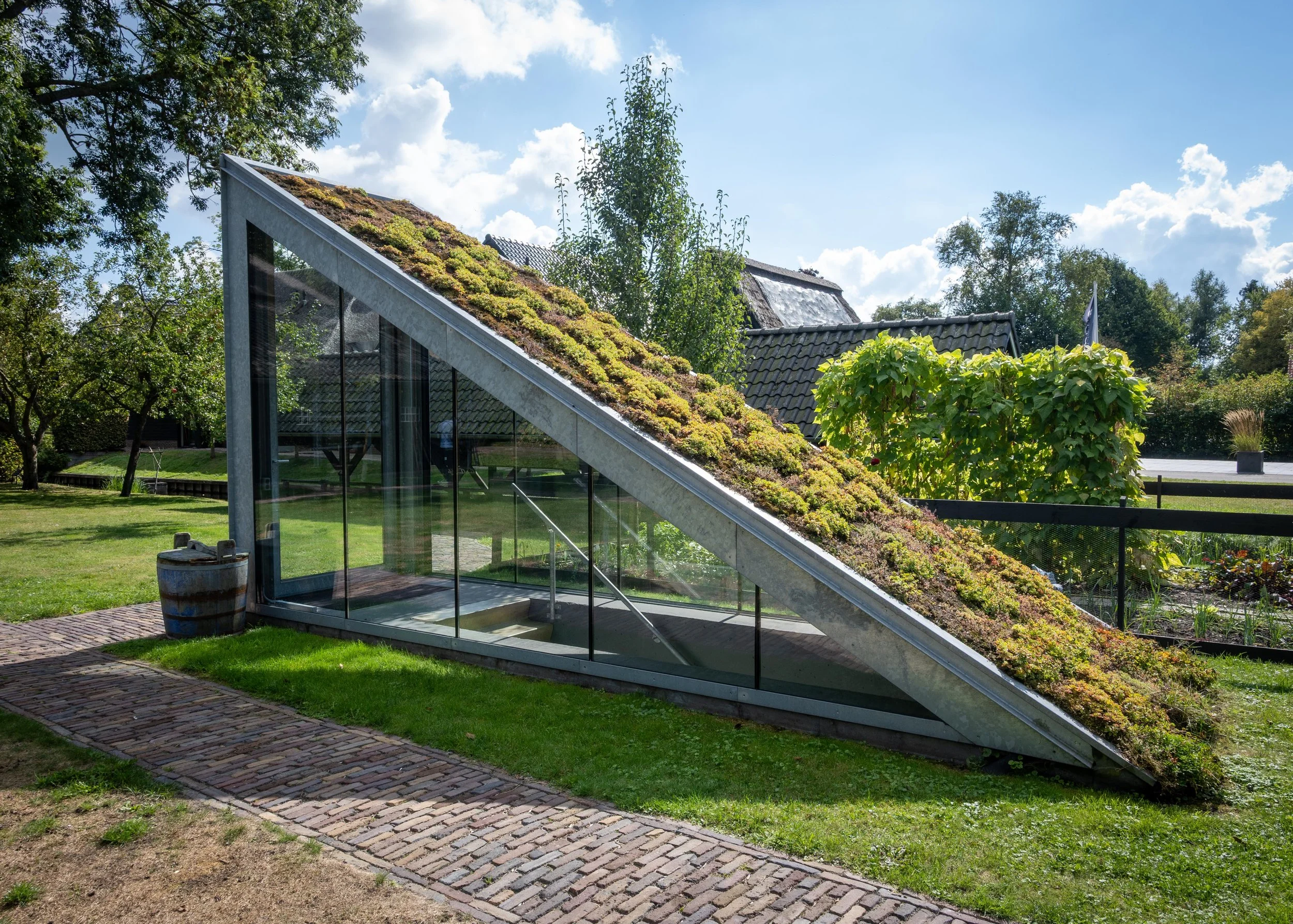 Earthen roof, Netherlands