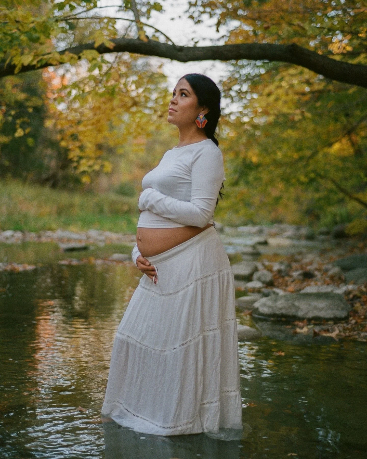 samantha 

~ what an honour it was to photograph her. playing amongst the shadows and living outside of the comfort zone. symbolic to this period of time in her life. we chatted about the coincidences of life and how things are meant to come in divin